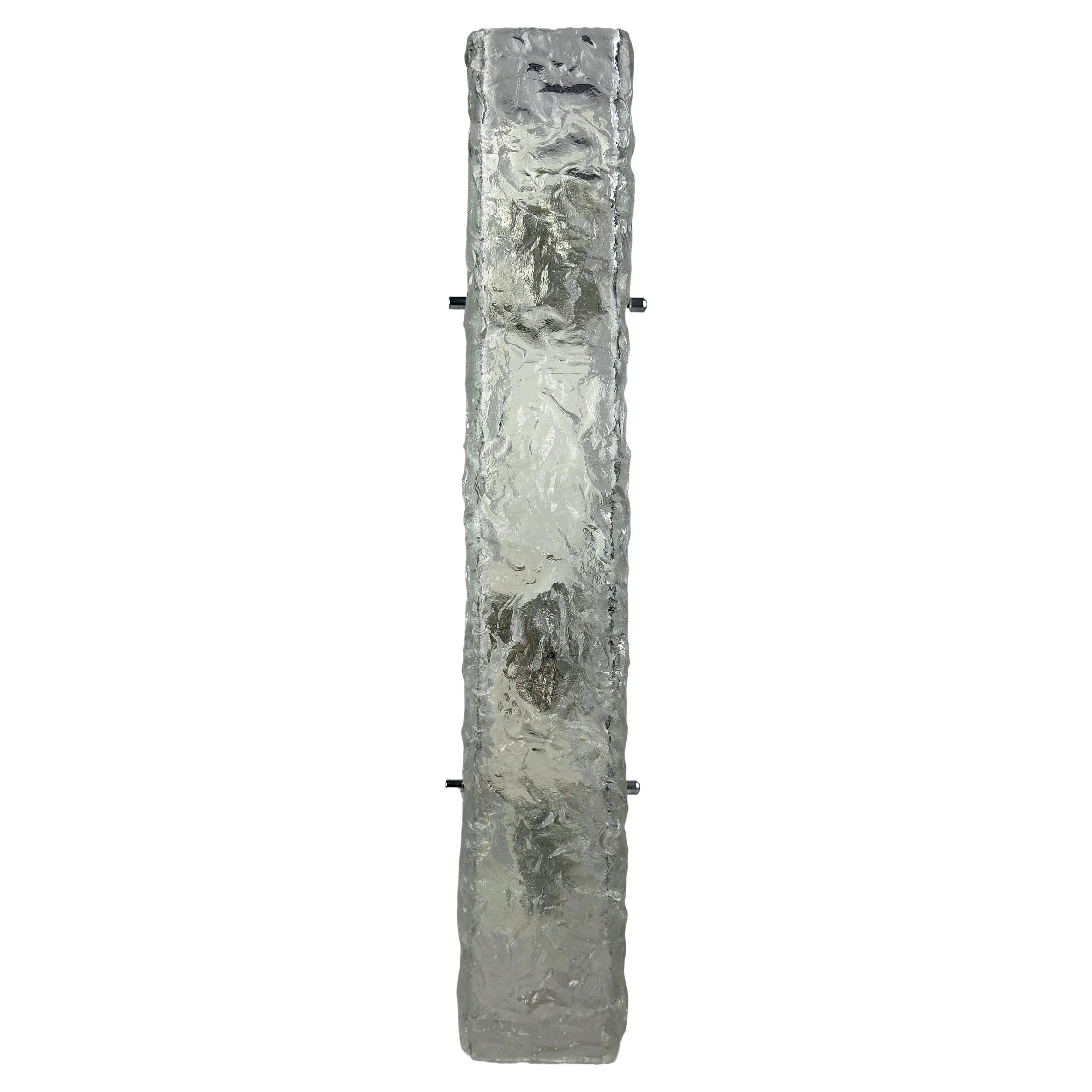 Lampada da parete in vetro ghiaccio degli anni '60/'70 di J.T. Kalmar, Design Austriaco in vendita