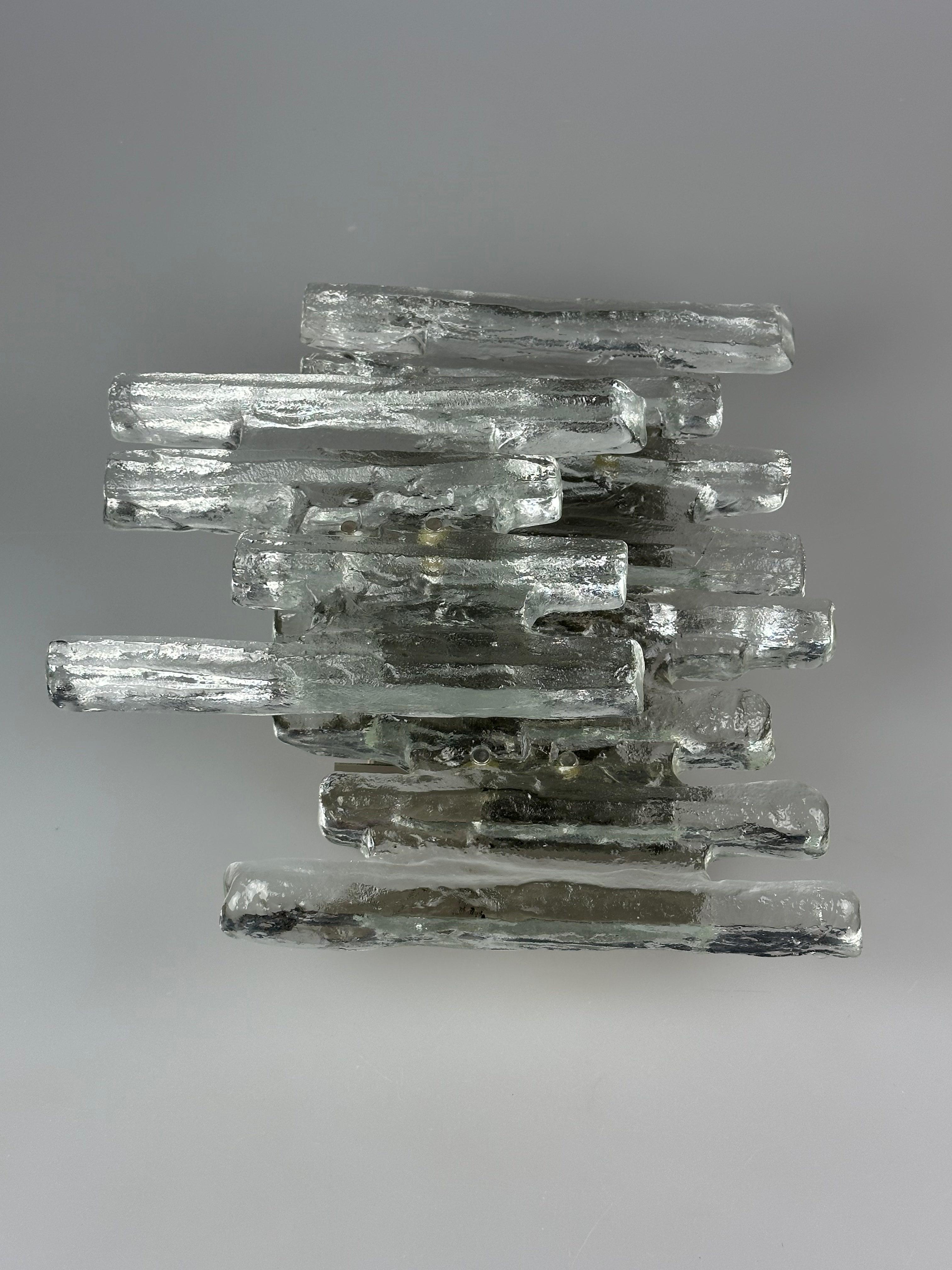 Applique en verre glacé des années 1960/70 par J.T. Kalmar, Autriche Design/One en vente 2