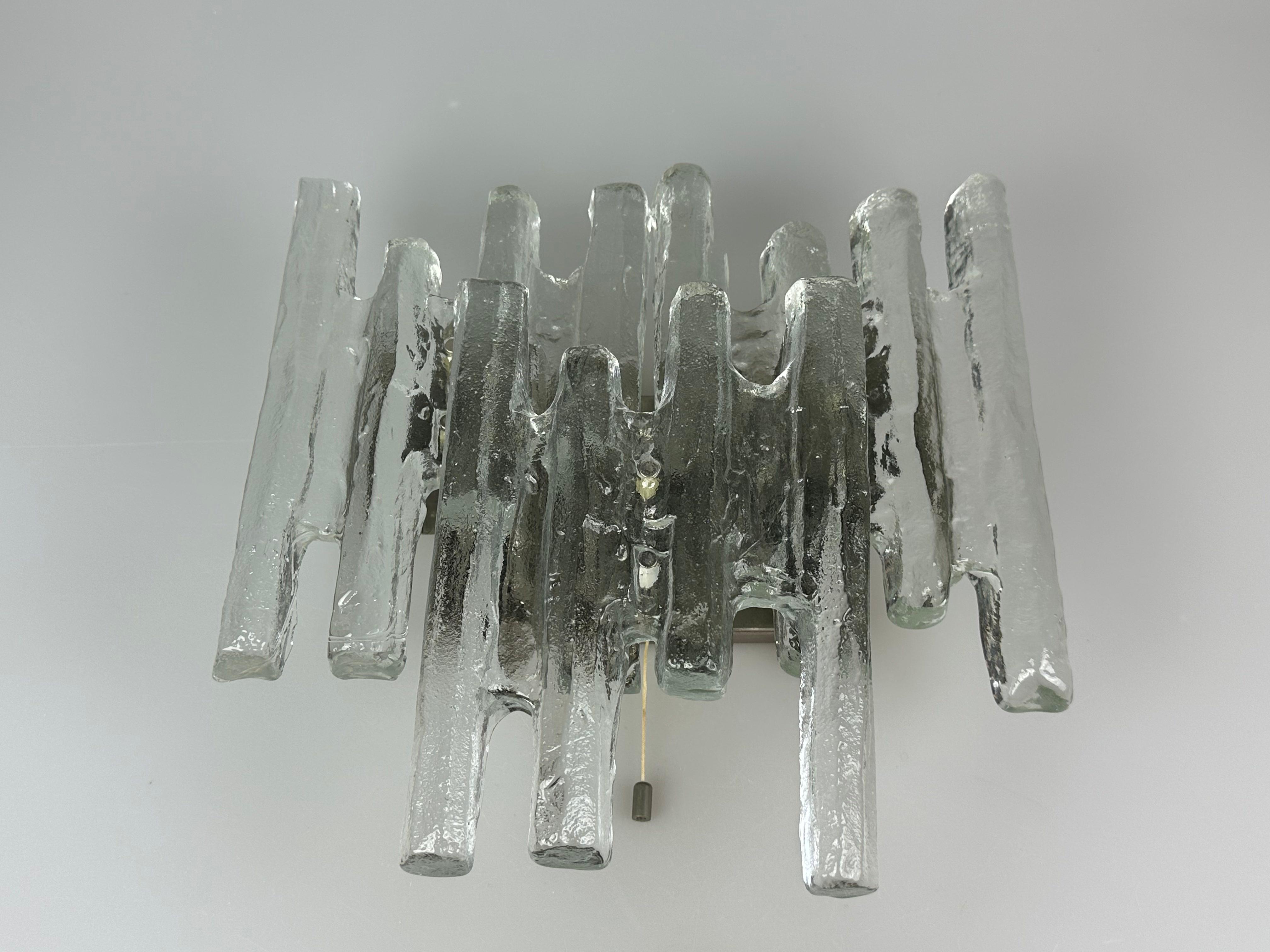 Autrichien Applique en verre glacé des années 1960/70 par J.T. Kalmar, Autriche Design/One en vente