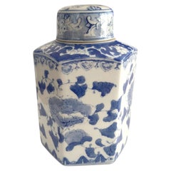 Chinese Export Blue And White Hexagonal Chinoiserie Tea Caddy
