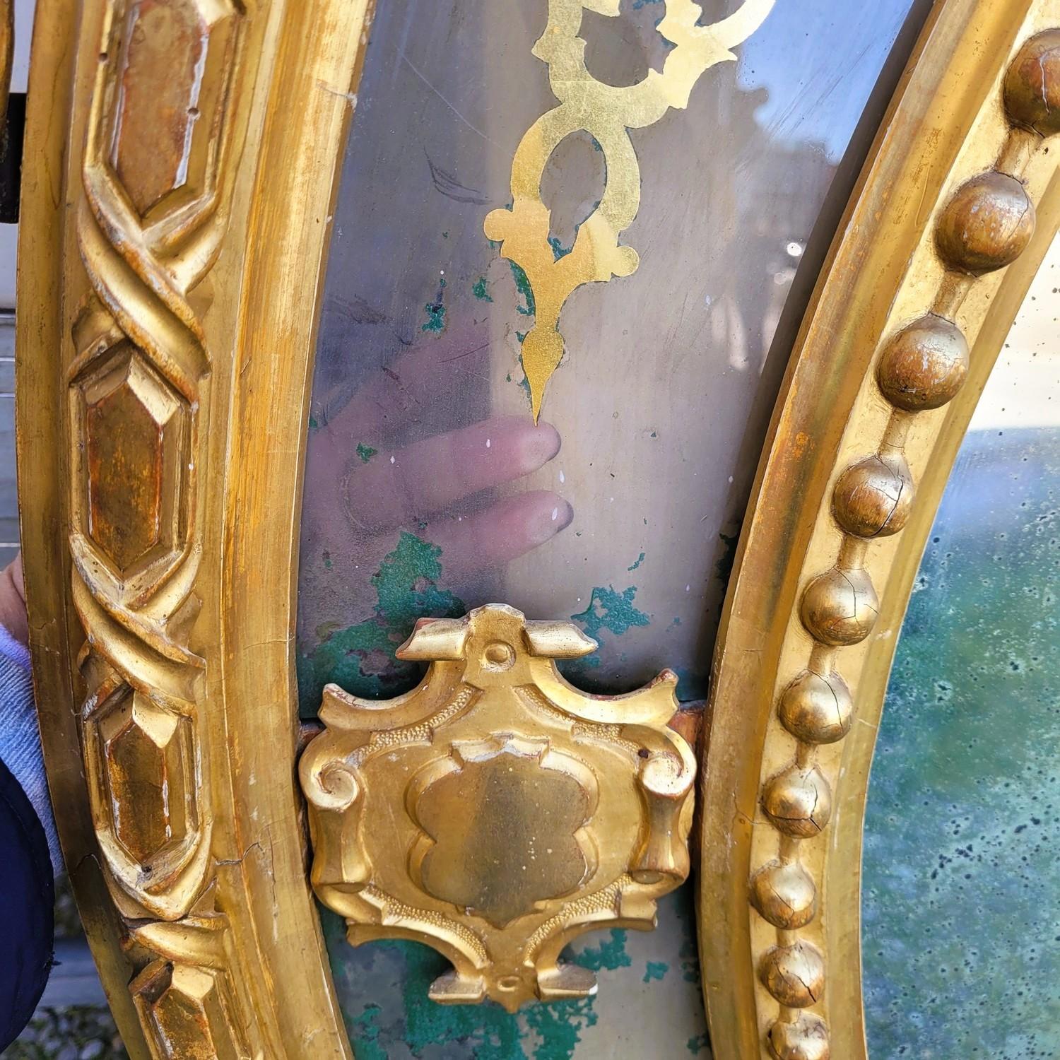 Gran espejo ovalado de madera dorada, Napoleón III, S. XIX en venta 2