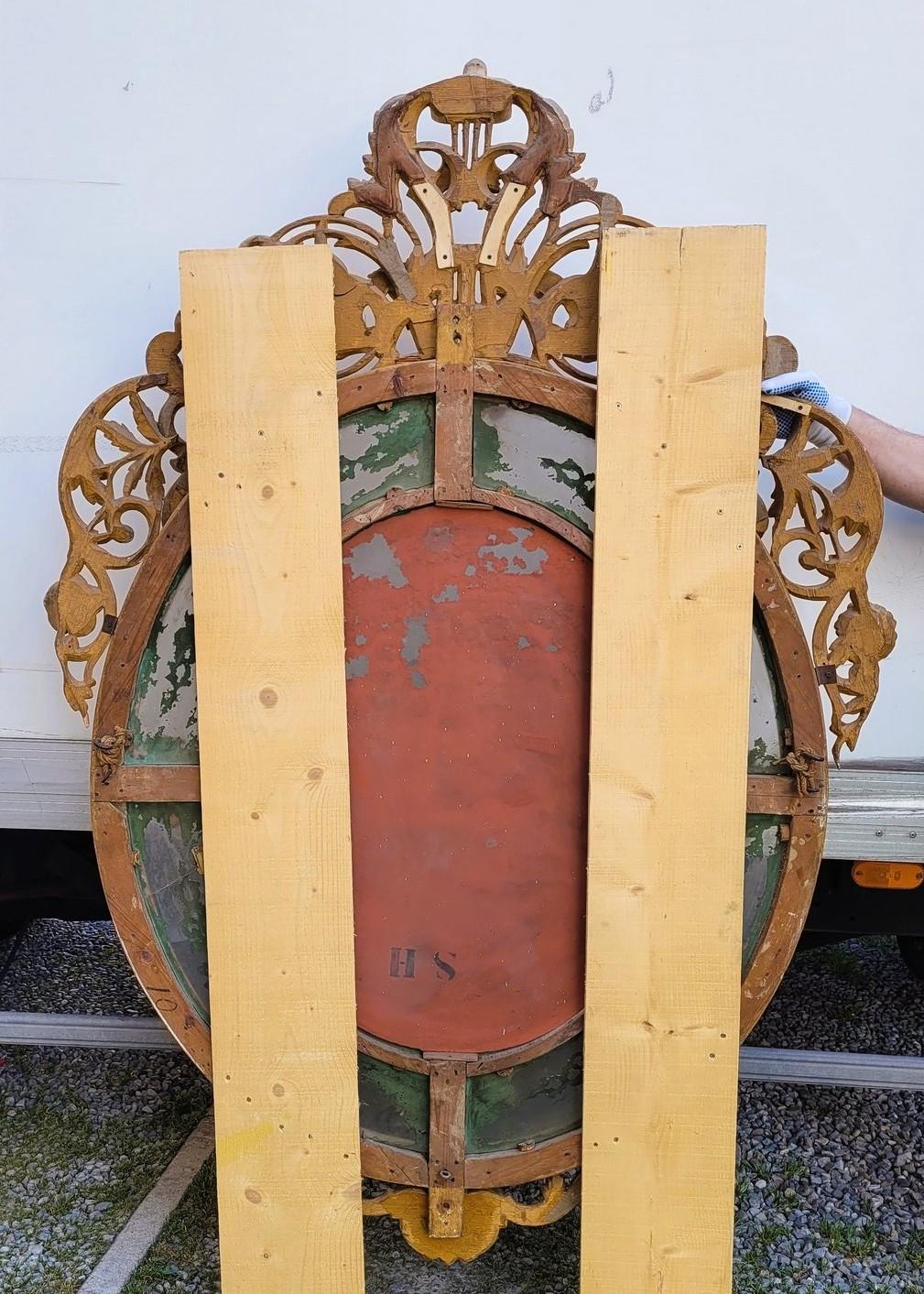 Gran espejo ovalado de madera dorada, Napoleón III, S. XIX en venta 7