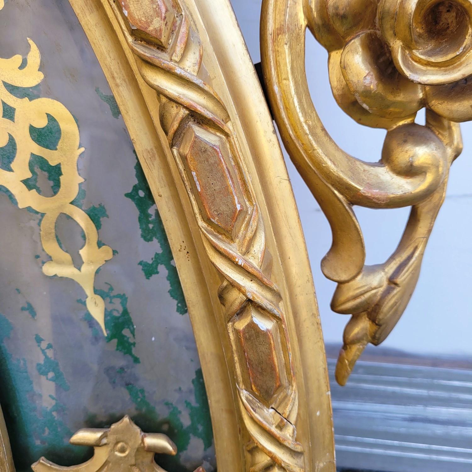 Gran espejo ovalado de madera dorada, Napoleón III, S. XIX en venta 6