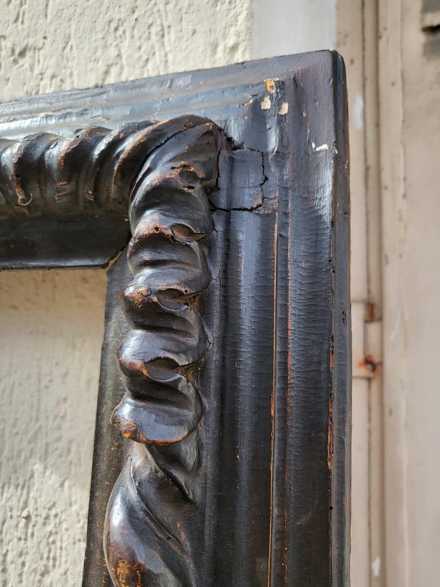 Carved Wooden Frame, 17th Century For Sale 1