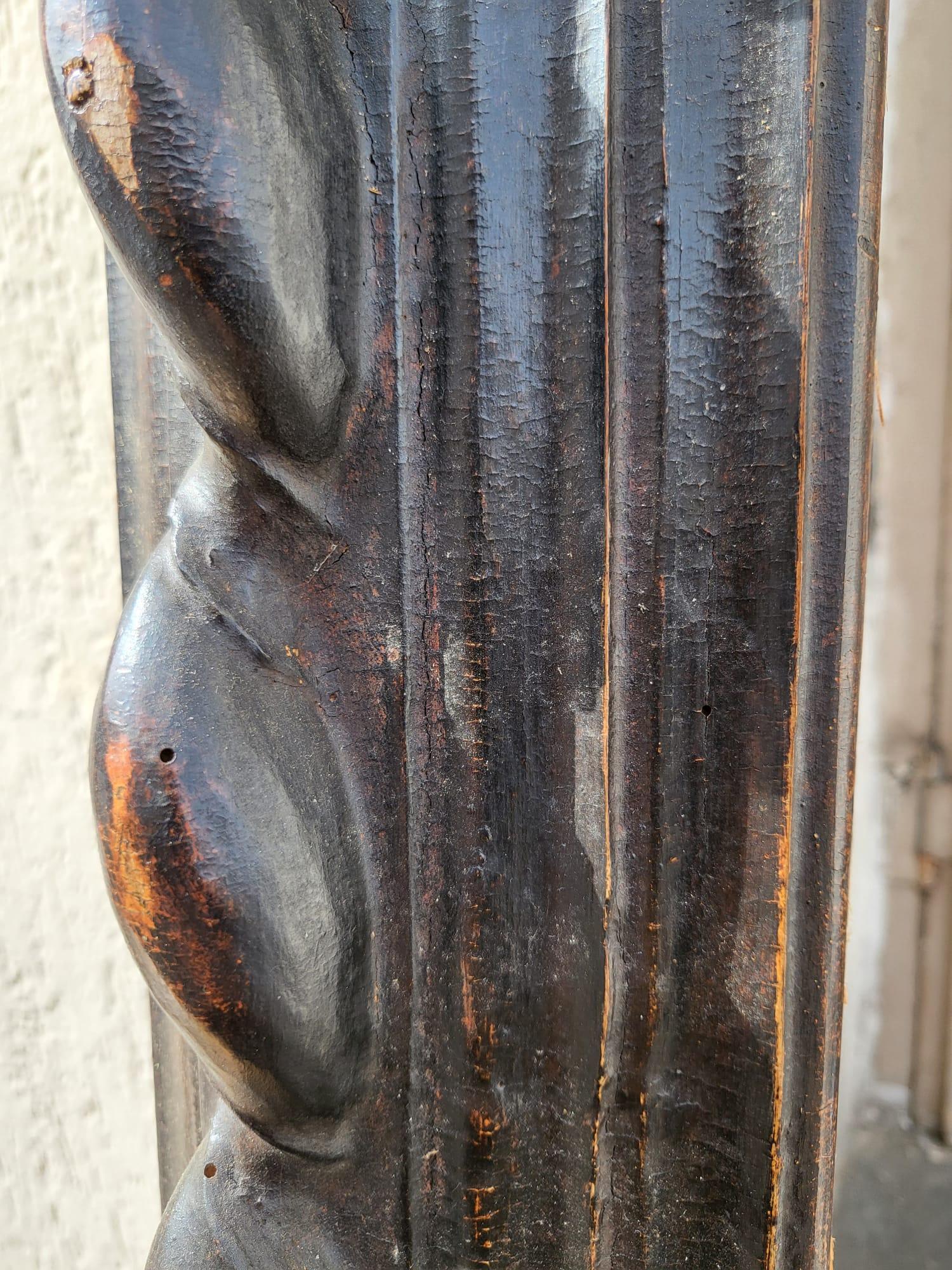 Carved Wooden Frame, 17th Century For Sale 2