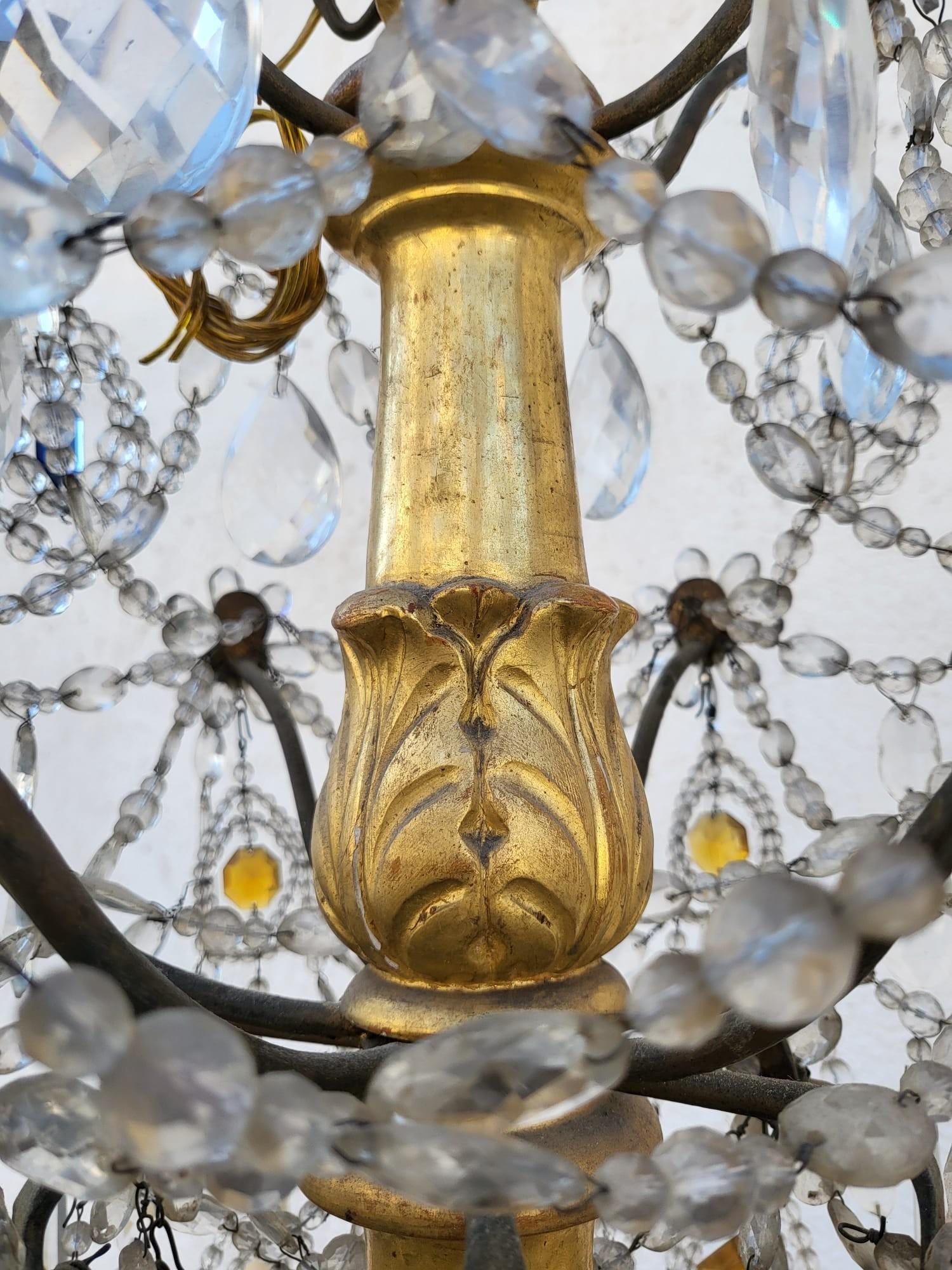 Lampadario genovese in legno dorato e cristallo, fine XVIII inizio XIX secolo in vendita 1