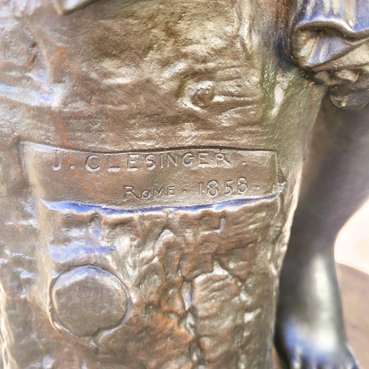 Zingara, grande bronzo con patina marrone di JB Clésinger, una grande ballerina riccamente vestita e ornata di Jewell.   

Questa scultura è stata trasformata in una lampada, rimuovendo il tamburello che la zingara teneva nella mano sinistra.  