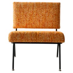 Silla FK31 de diseño minimalista, creada por Florence Knoll para Knoll International