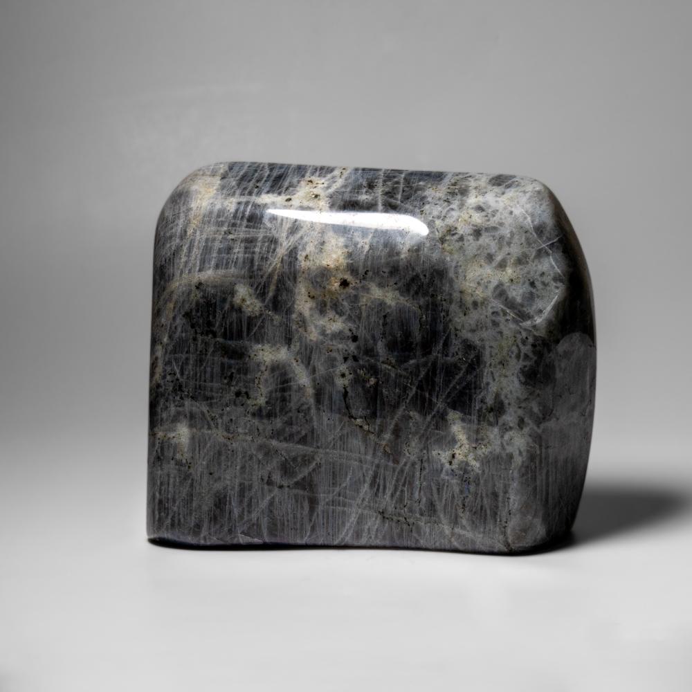 Altro Labradorite lucida a forma libera del Madagascar (9.4 lbs) in vendita