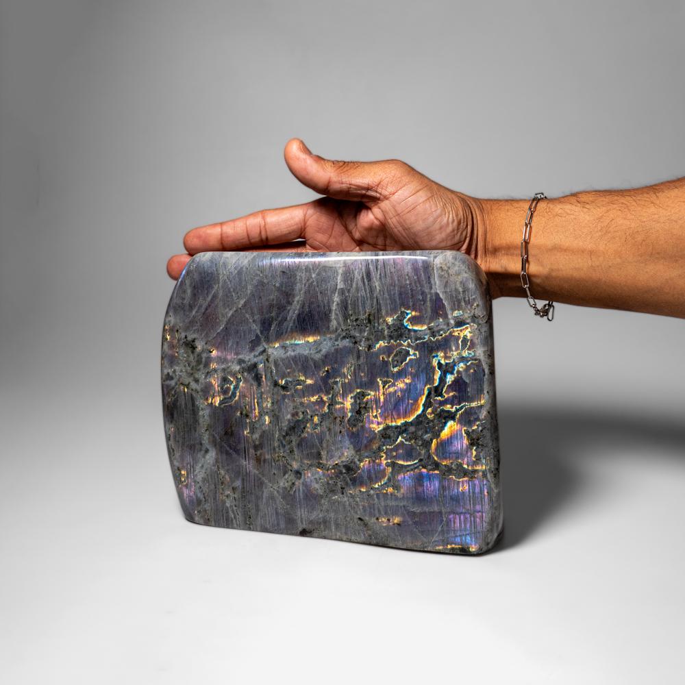 Malgascio Labradorite lucida a forma libera del Madagascar (9.4 lbs) in vendita