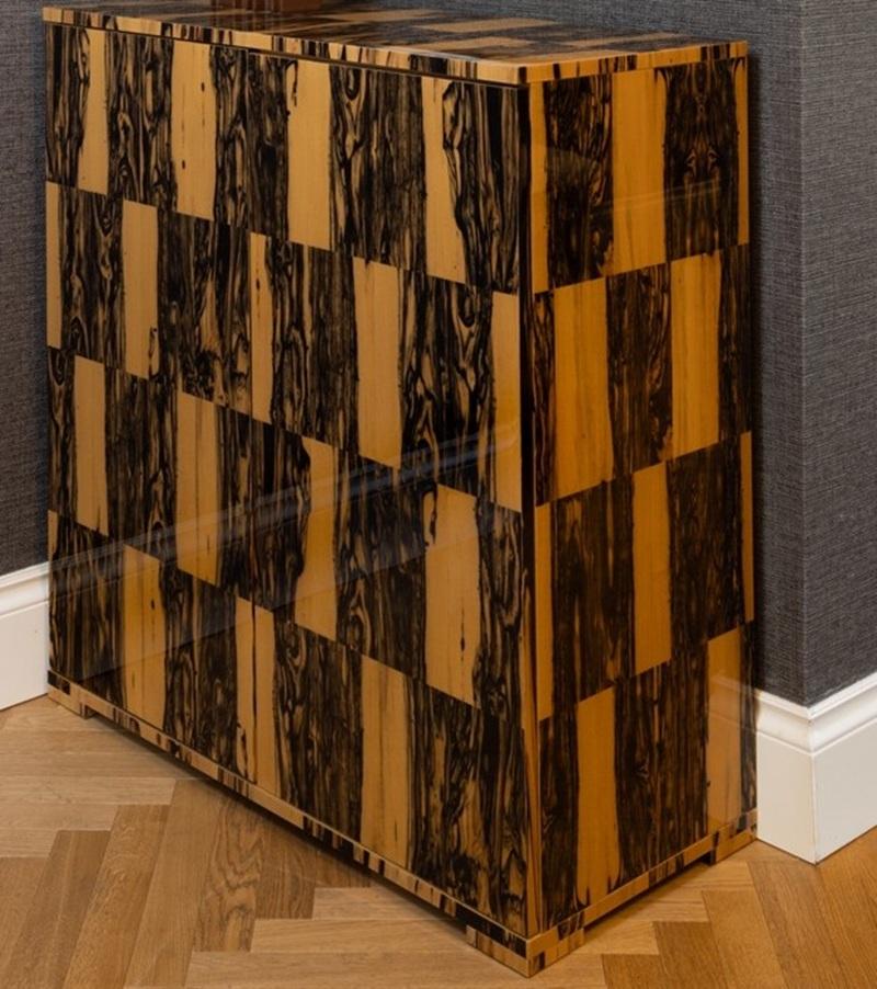 Albino Wood Cabinet with two internal shelves in maple wood. In Excellent Condition For Sale In Milano, MI