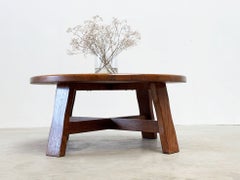 Runder Couchtisch aus Eiche im brutalistischen Stil