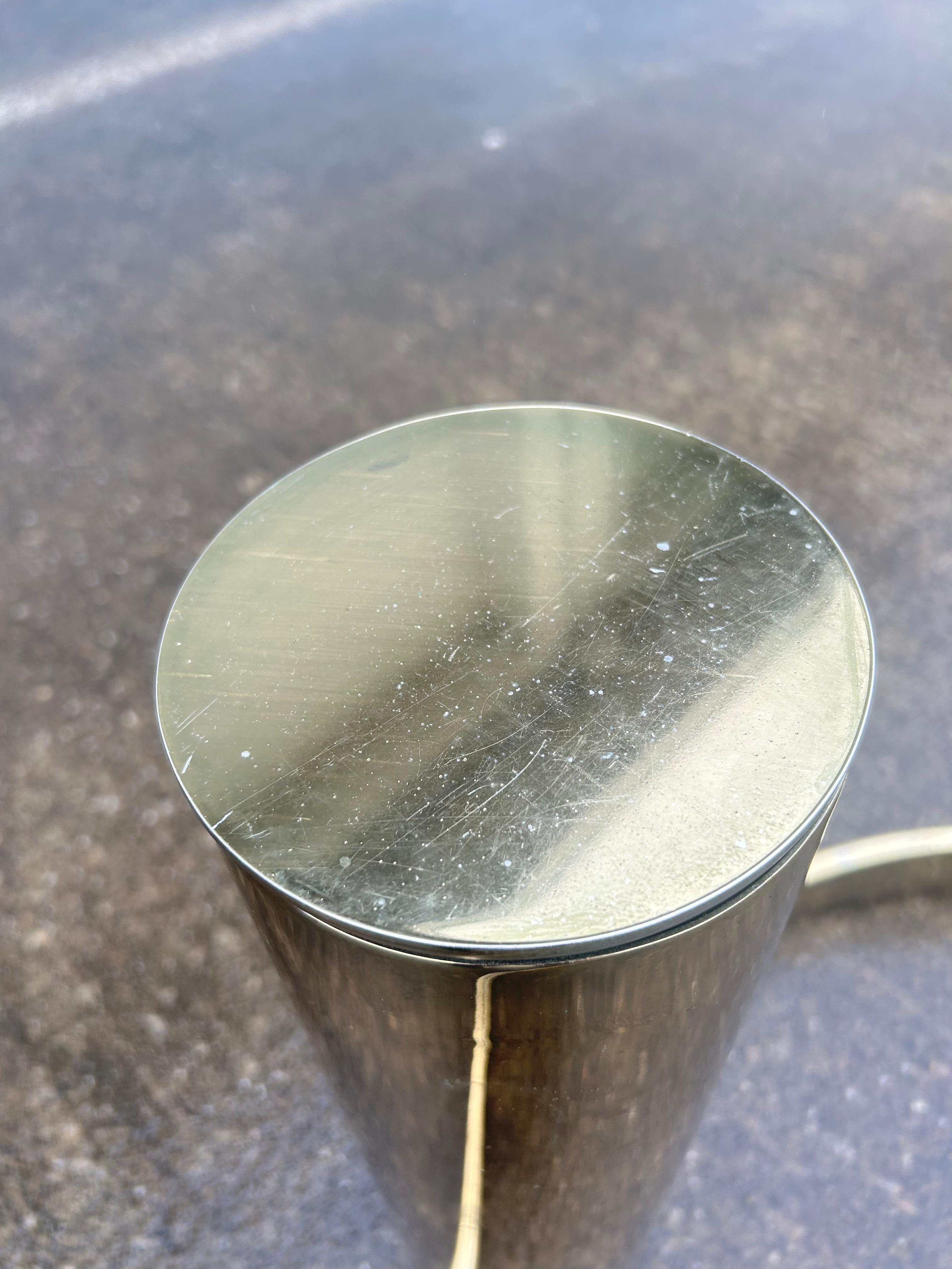 Poli Table basse Infinity en laiton et verre (sans verre) en vente