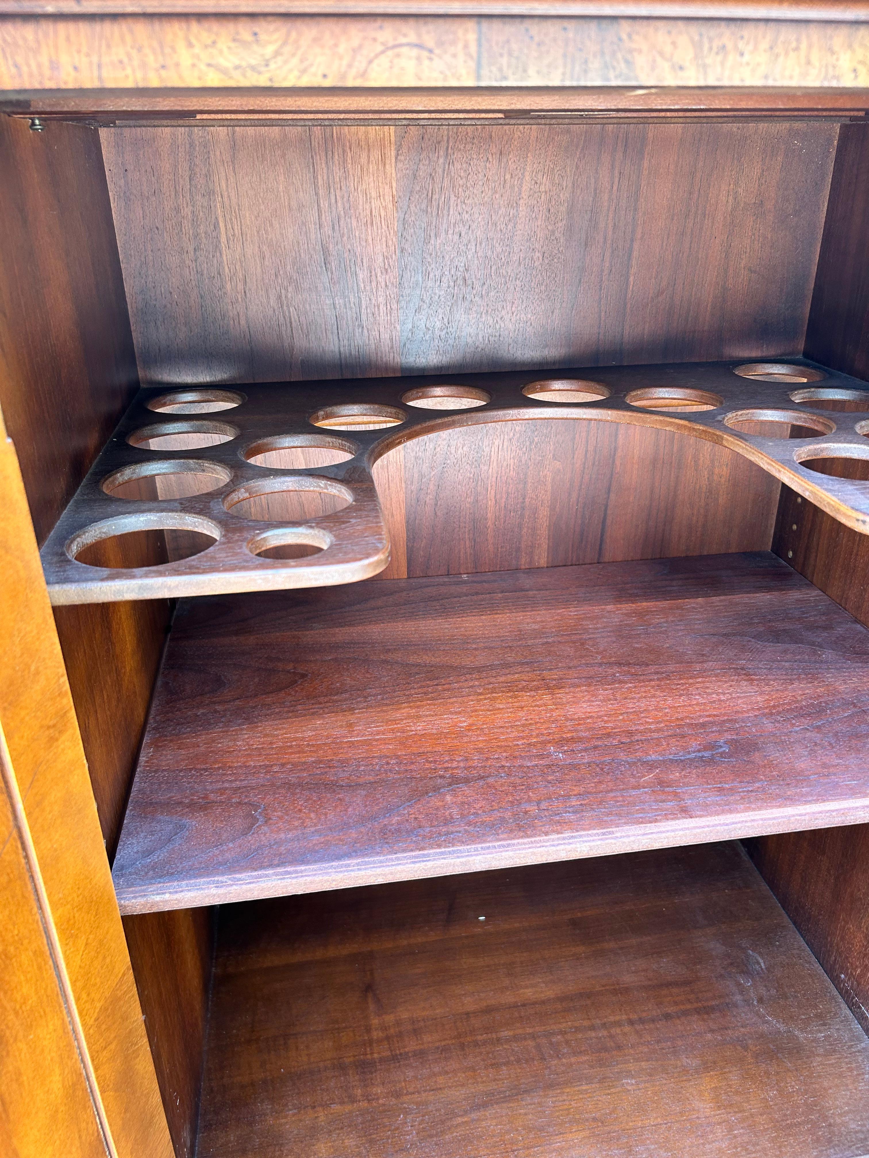 20th Century Drybar Cabinet with Lock and Key by Henredon Fine Furniture For Sale