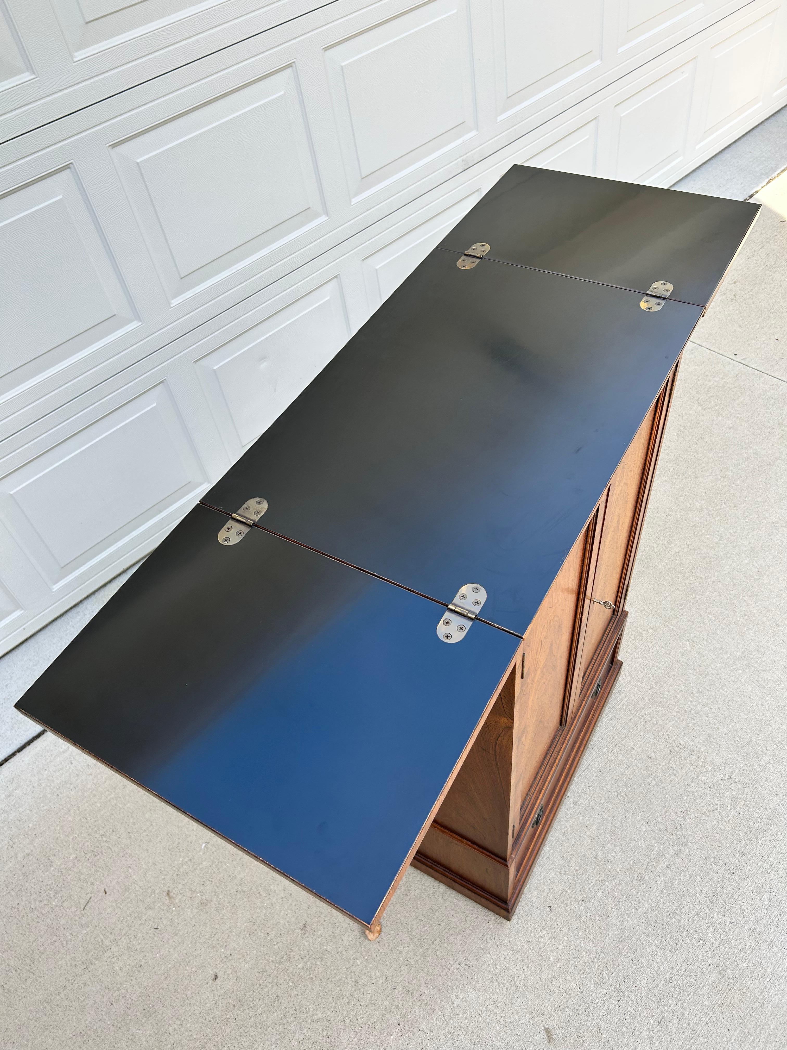 Drybar Cabinet with Lock and Key by Henredon Fine Furniture For Sale 3