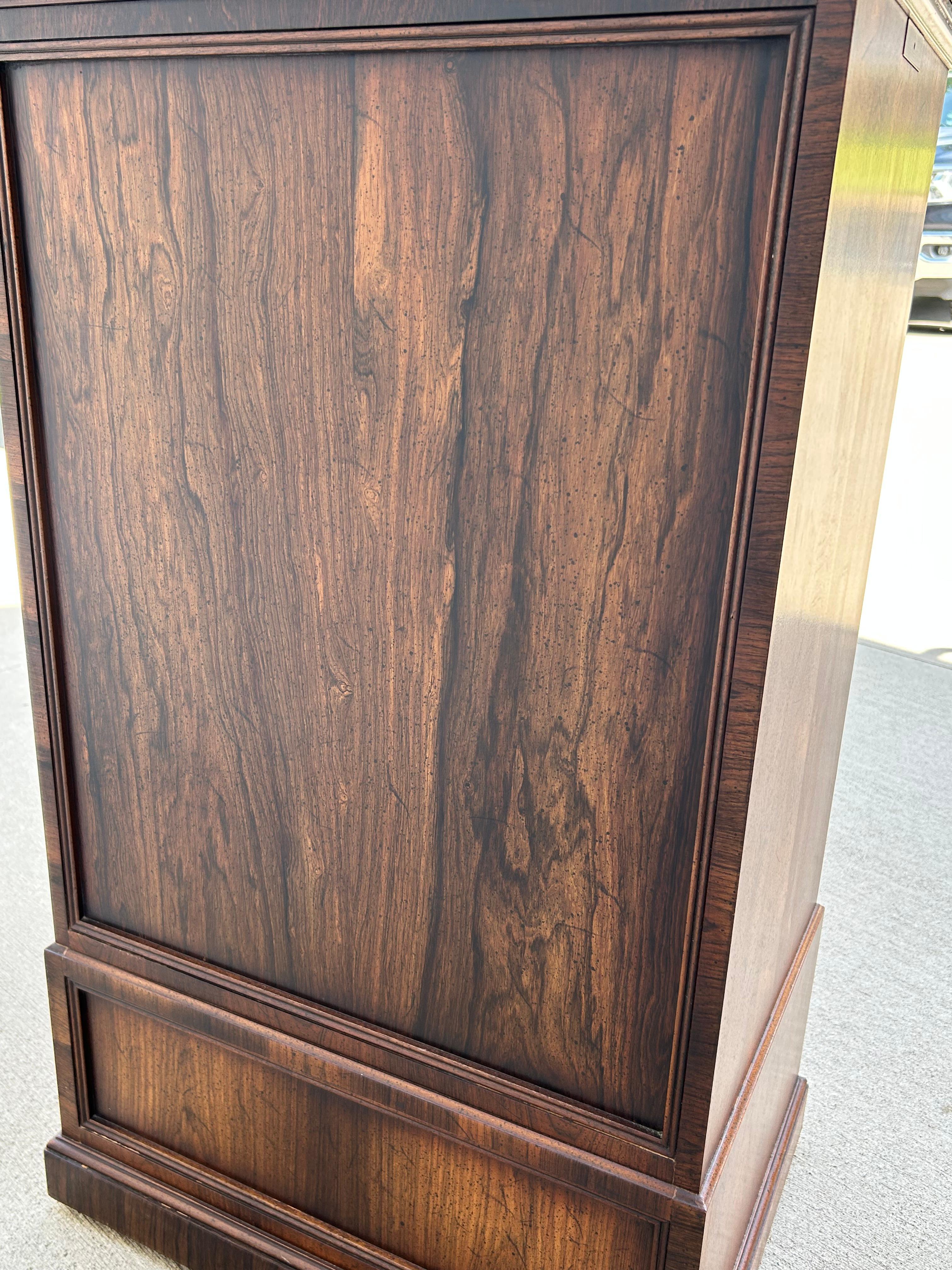 Drybar Cabinet with Lock and Key by Henredon Fine Furniture For Sale 7