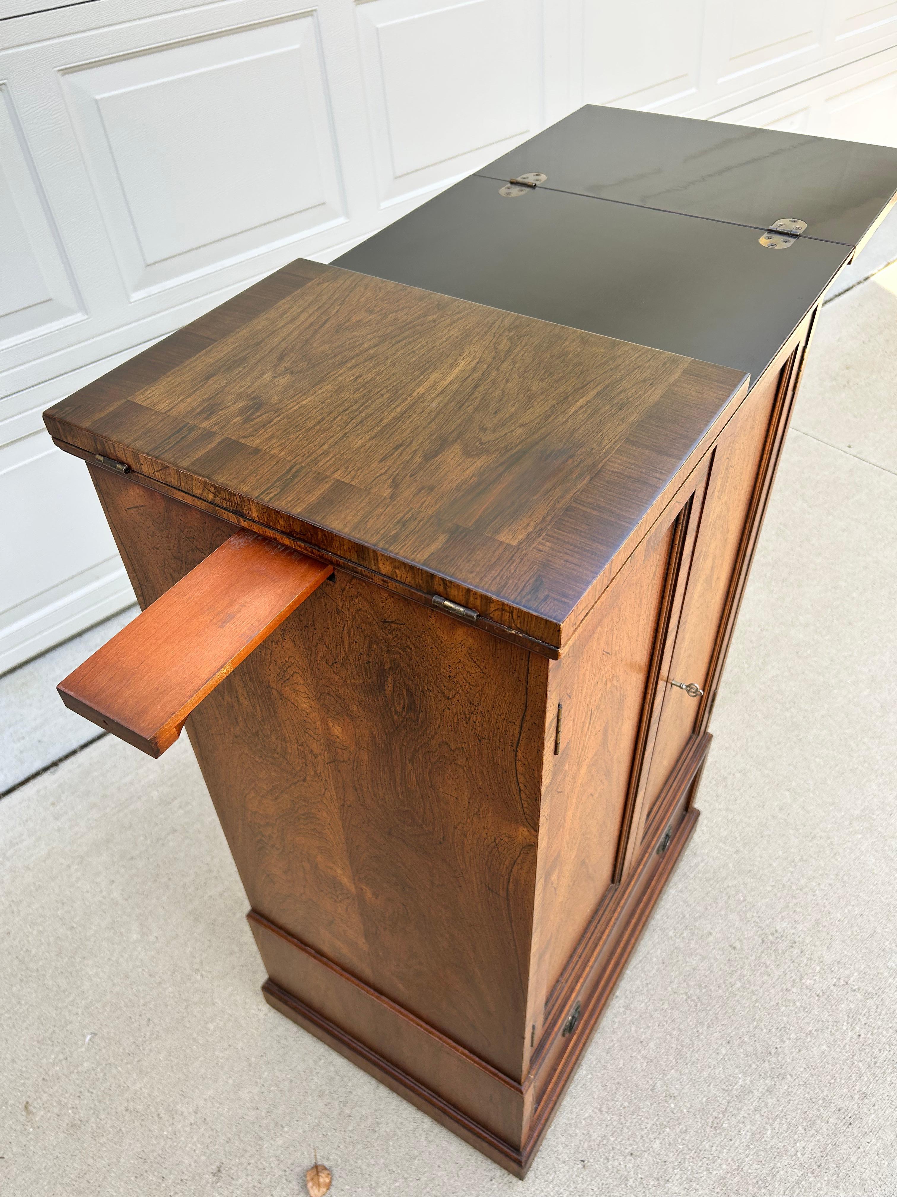 Drybar Cabinet with Lock and Key by Henredon Fine Furniture For Sale 11
