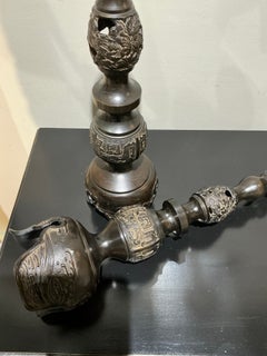 Par de candelabros japoneses de bronce, de alrededor de 1940