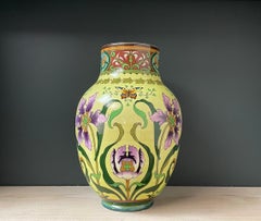 Vaso monumentale in porcellana di Sarreguemines