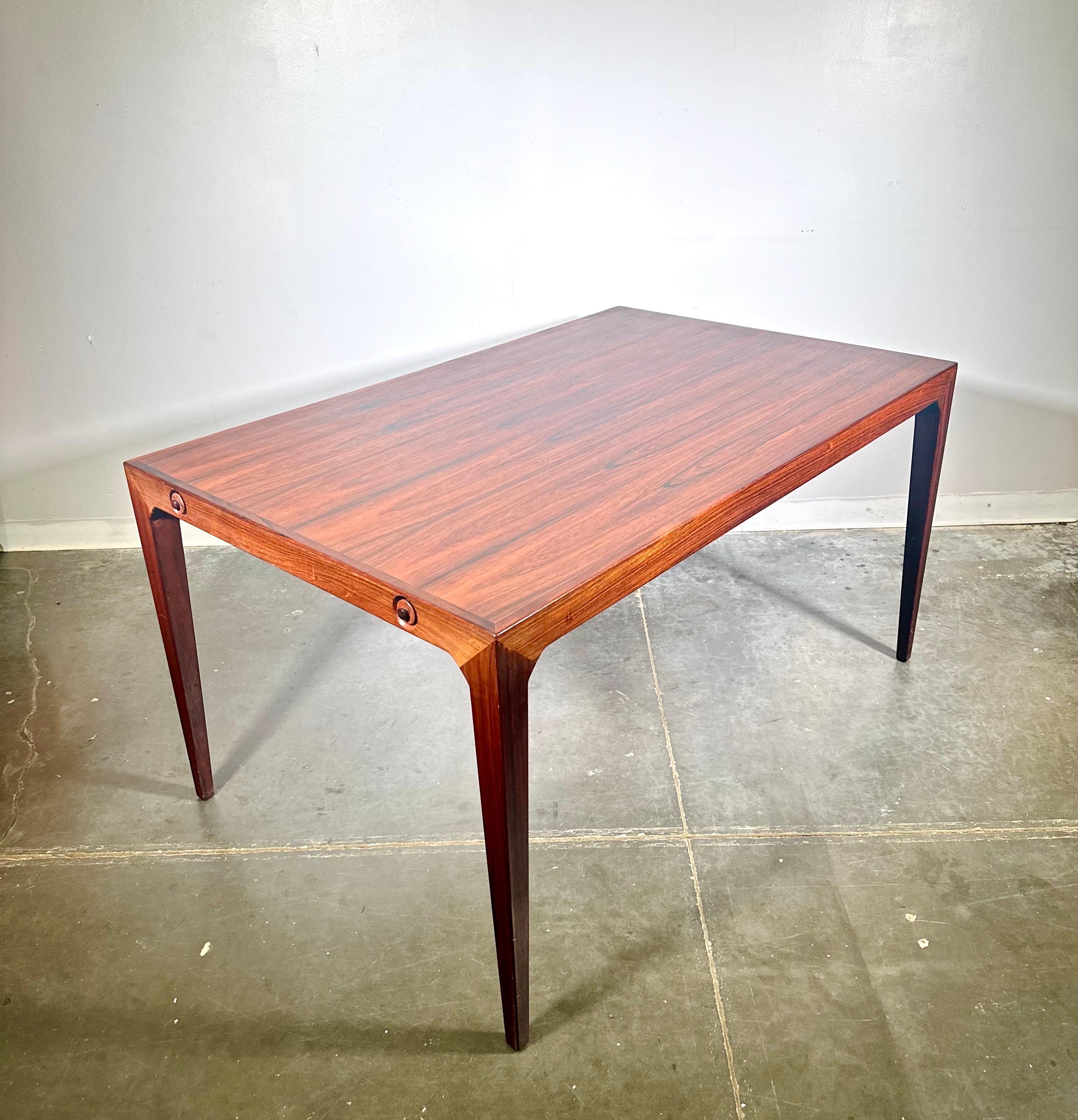 Veneer Danish MCM Rosewood Expandable Dining Table, circa 1960