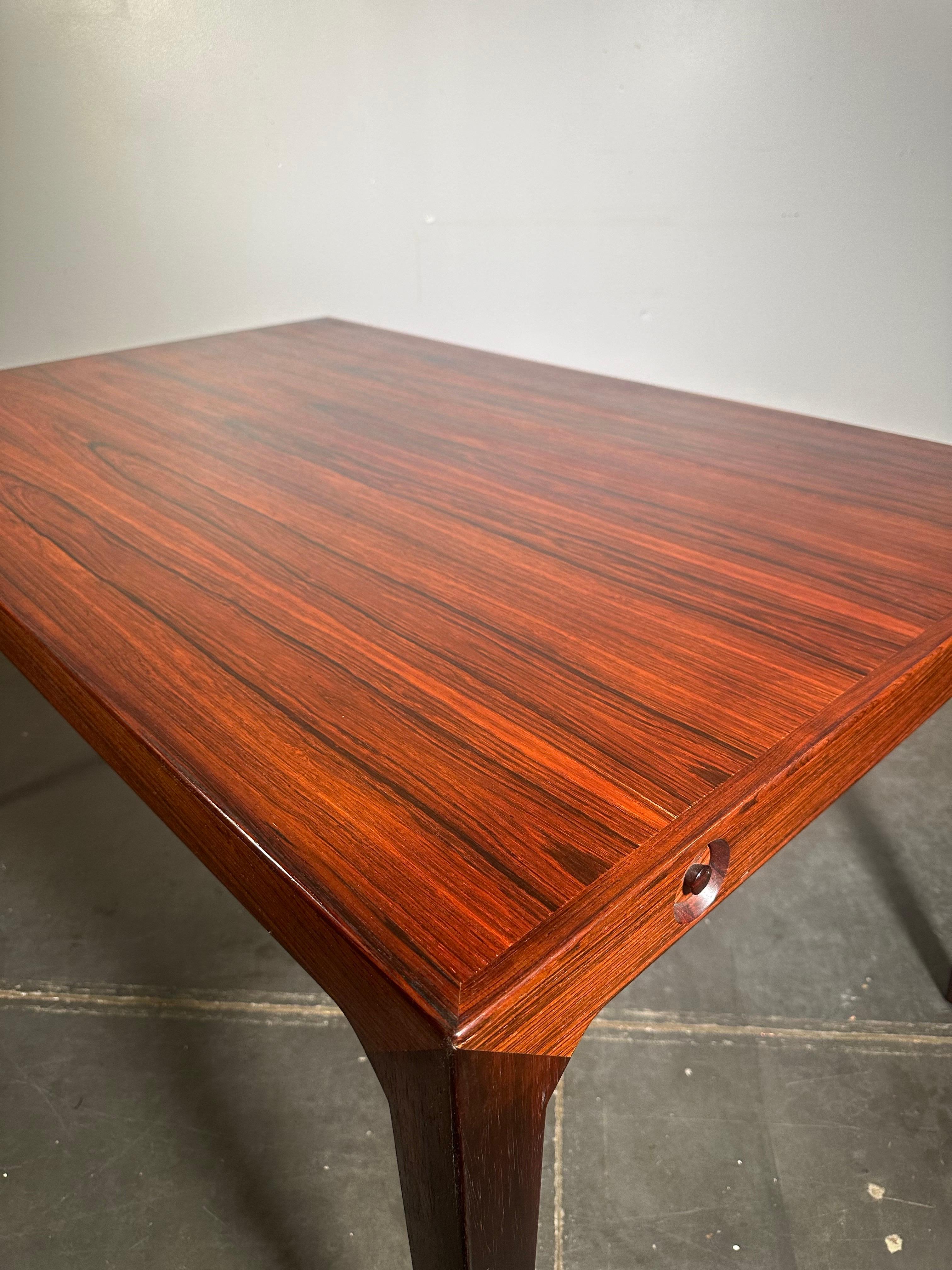 Mid-20th Century Danish MCM Rosewood Expandable Dining Table, circa 1960