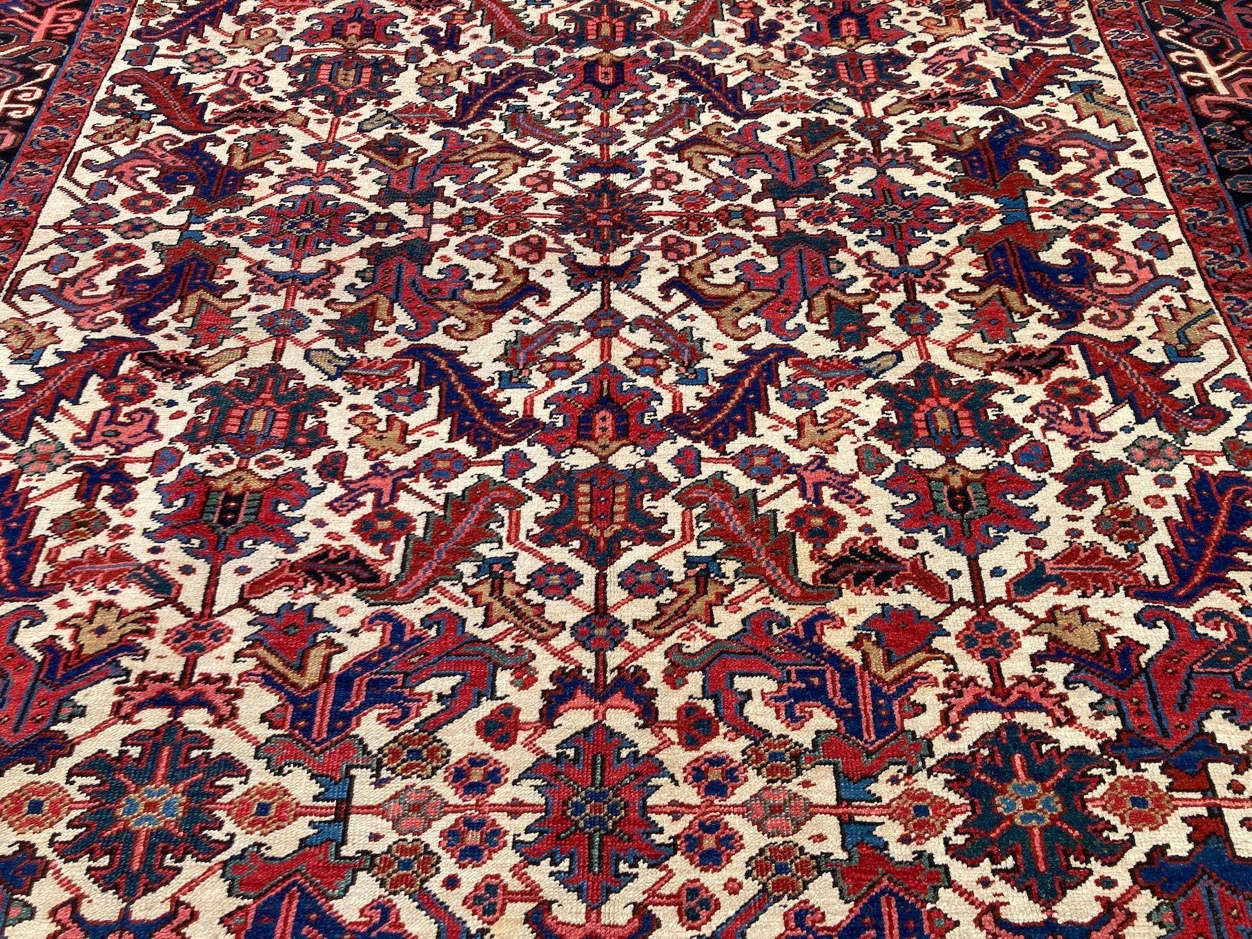 Antiker Heriz-Teppich 3,00 m x 2,36 m im Angebot 2