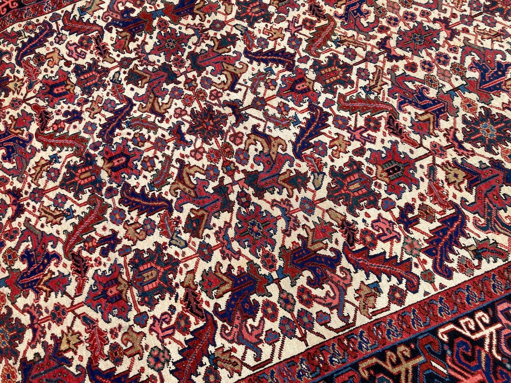 Antiker Heriz-Teppich 3,00 m x 2,36 m im Angebot 5