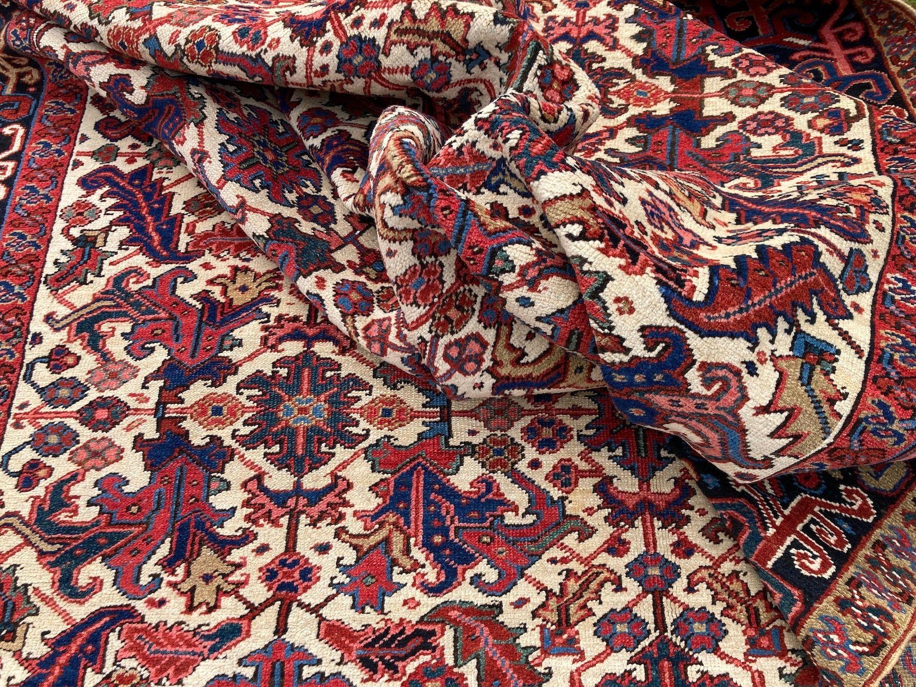 Antiker Heriz-Teppich 3,00 m x 2,36 m im Angebot 11