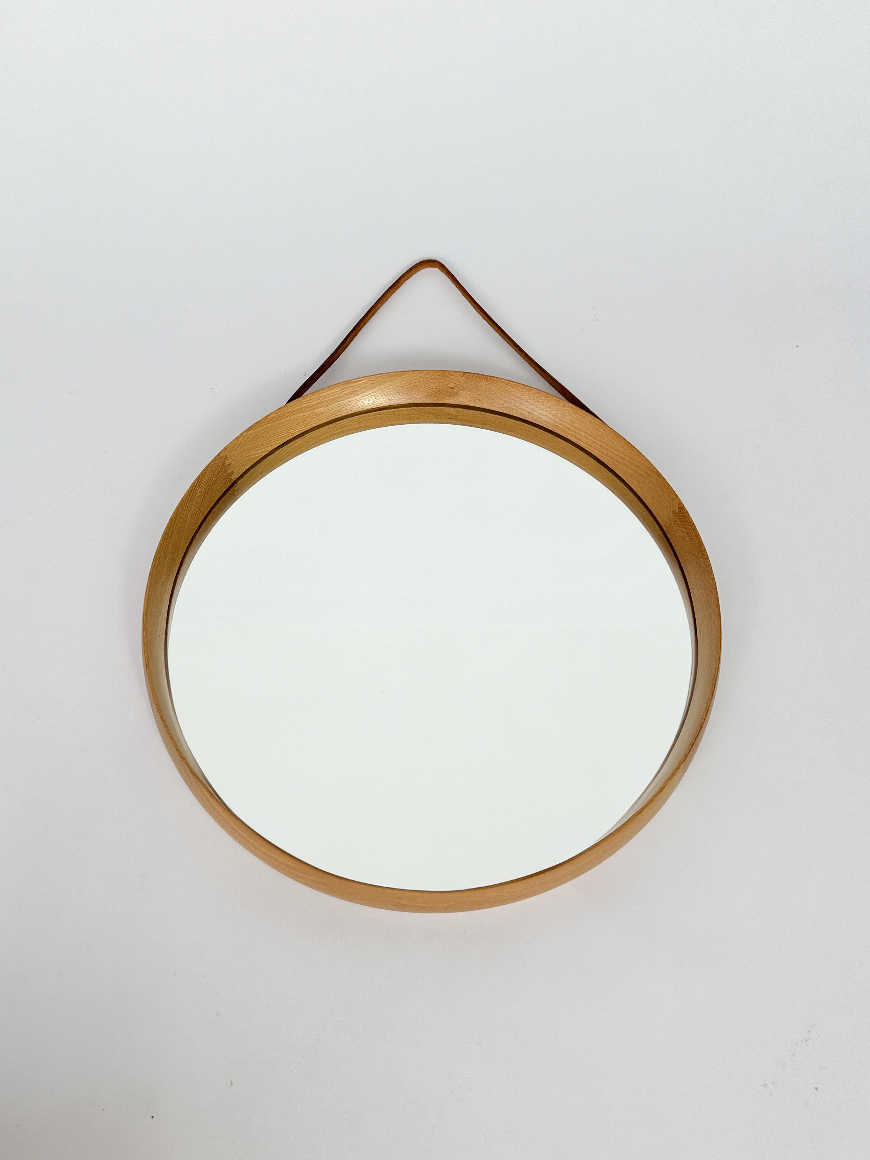 Fatto a mano Uno & Östen Kristiansson Specchio Oak Cinturino in Pelle Luxus Vittsjö Svezia 1960s in vendita