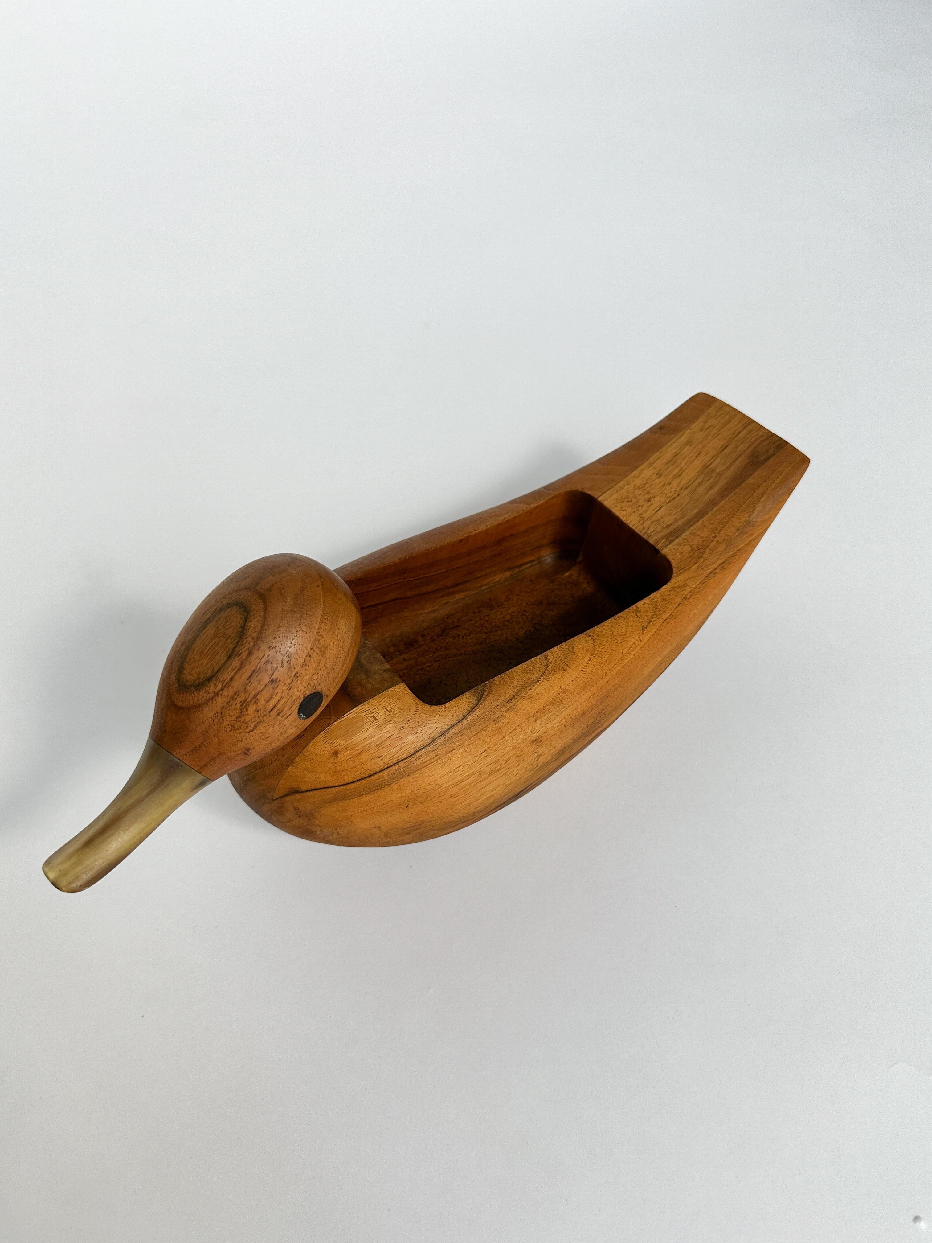 Carl Auböck Duck Valet Walnuss Horn Schale Österreich 1960er Jahre Catch All Model 4960 (Mitte des 20. Jahrhunderts) im Angebot