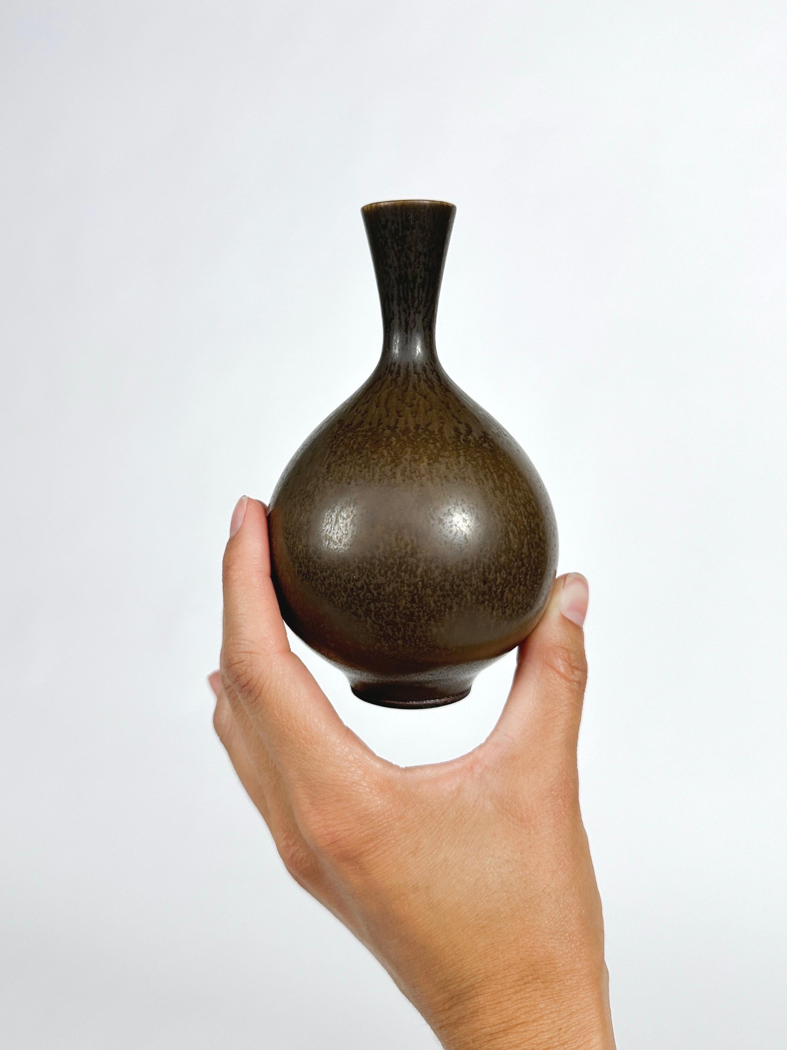 Suédois Berndt Friberg Vase Marron Lièvres Fourrure Gustavsberg Suède 1974 en vente