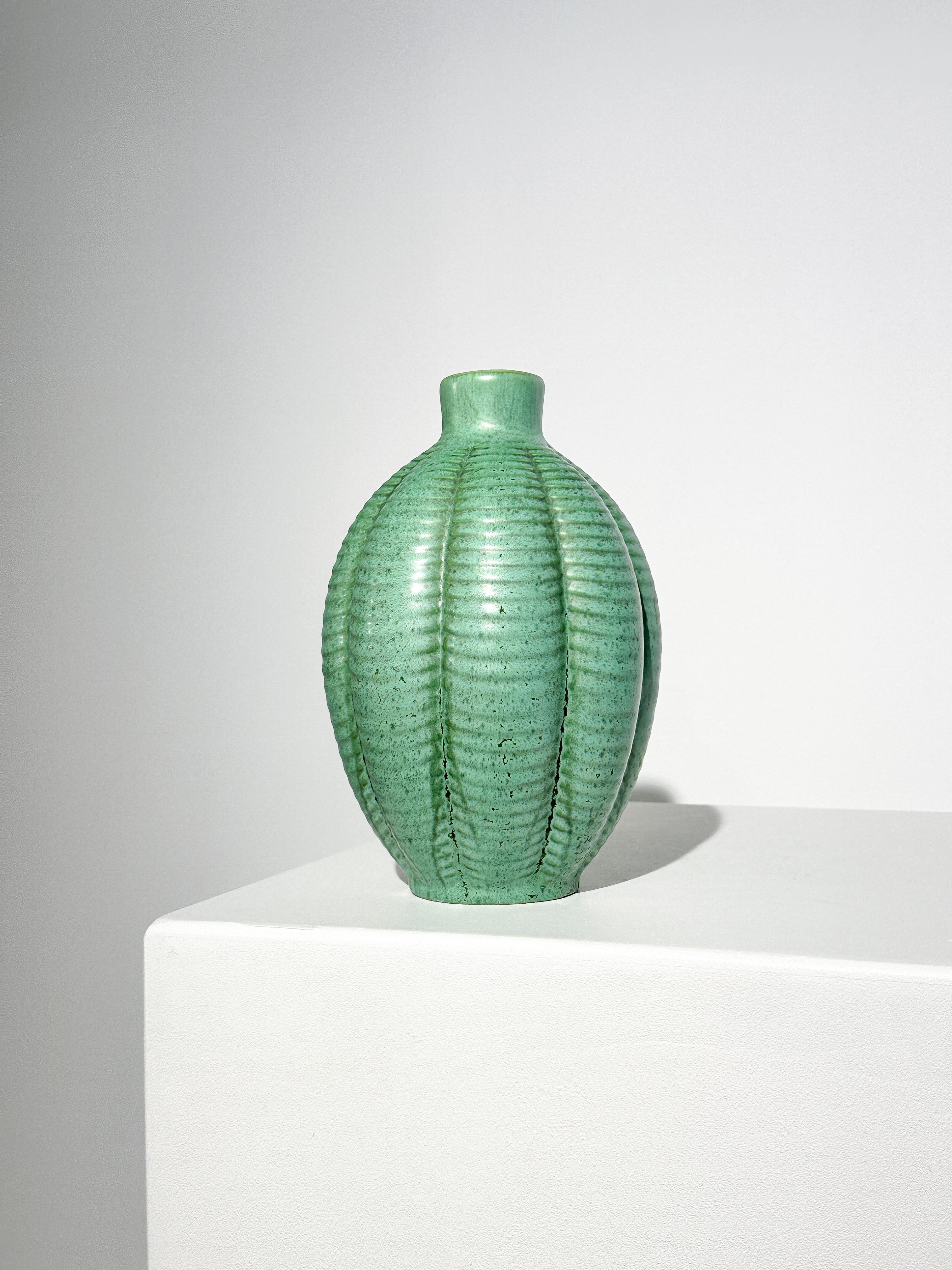 Anna Lisa Thomson Vaso Greene & Greene Ekeby Svezia anni '30 In condizioni buone in vendita a Basel, BS