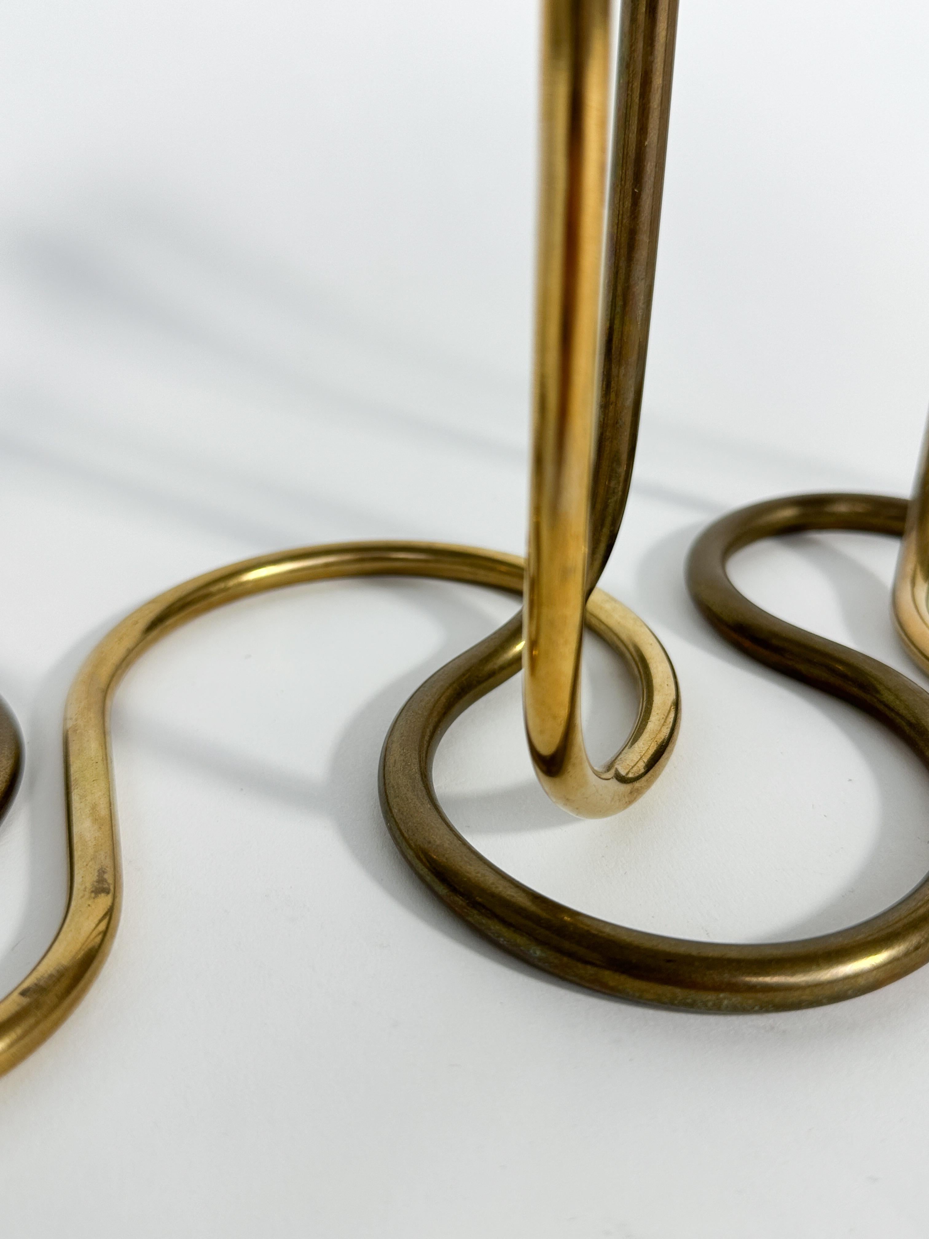 Set di quattro portacandele in ottone serpentino Illums Bolighus Danimarca 1950s in vendita 8