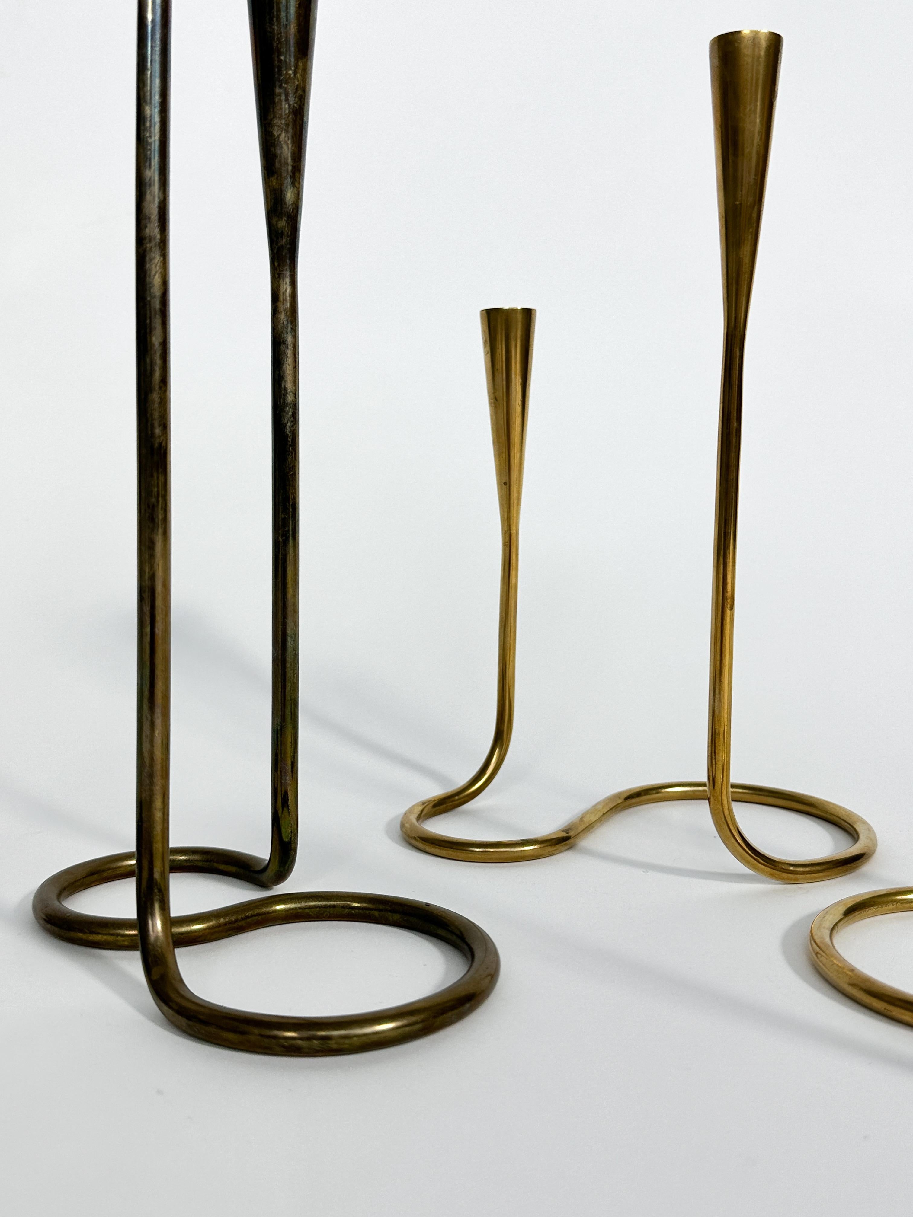 Set di quattro portacandele in ottone serpentino Illums Bolighus Danimarca 1950s in vendita 2