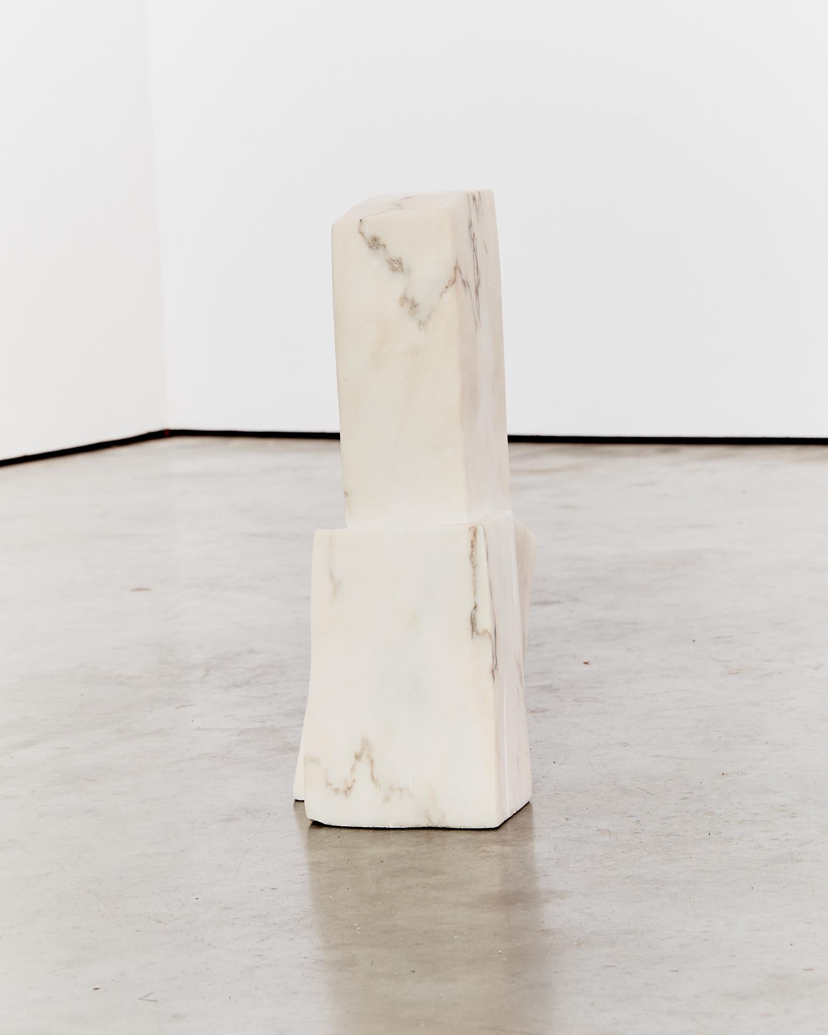 Modernist sculpture in Carrara marble For Sale 4