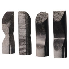 Set di 4 sculture astratte totemiche in marmo di Jorg Van Daele brutalista