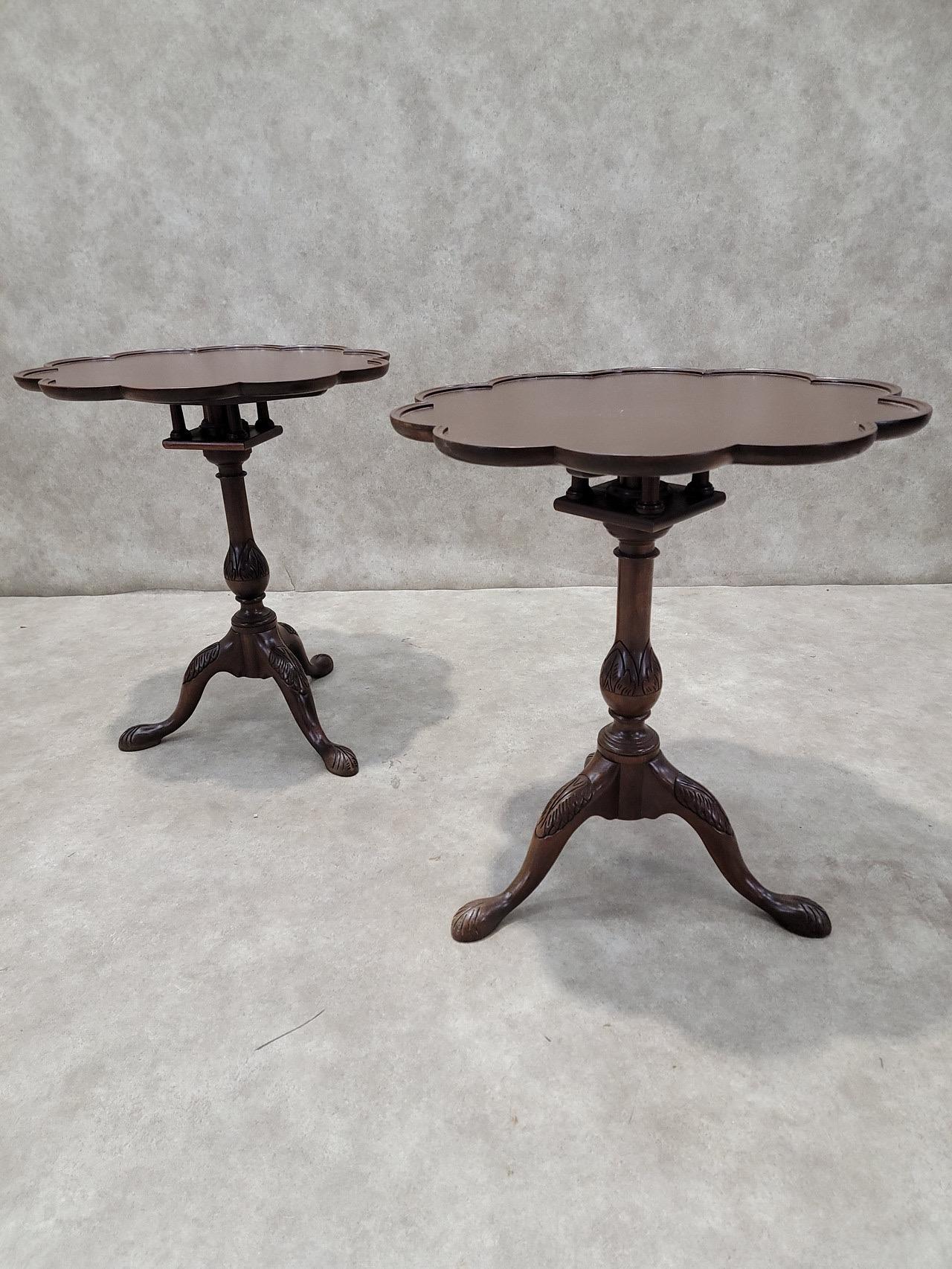 Tavoli d'epoca Baker Furniture Historic Charleston Chippendale con piano inclinato - Coppia in vendita 2