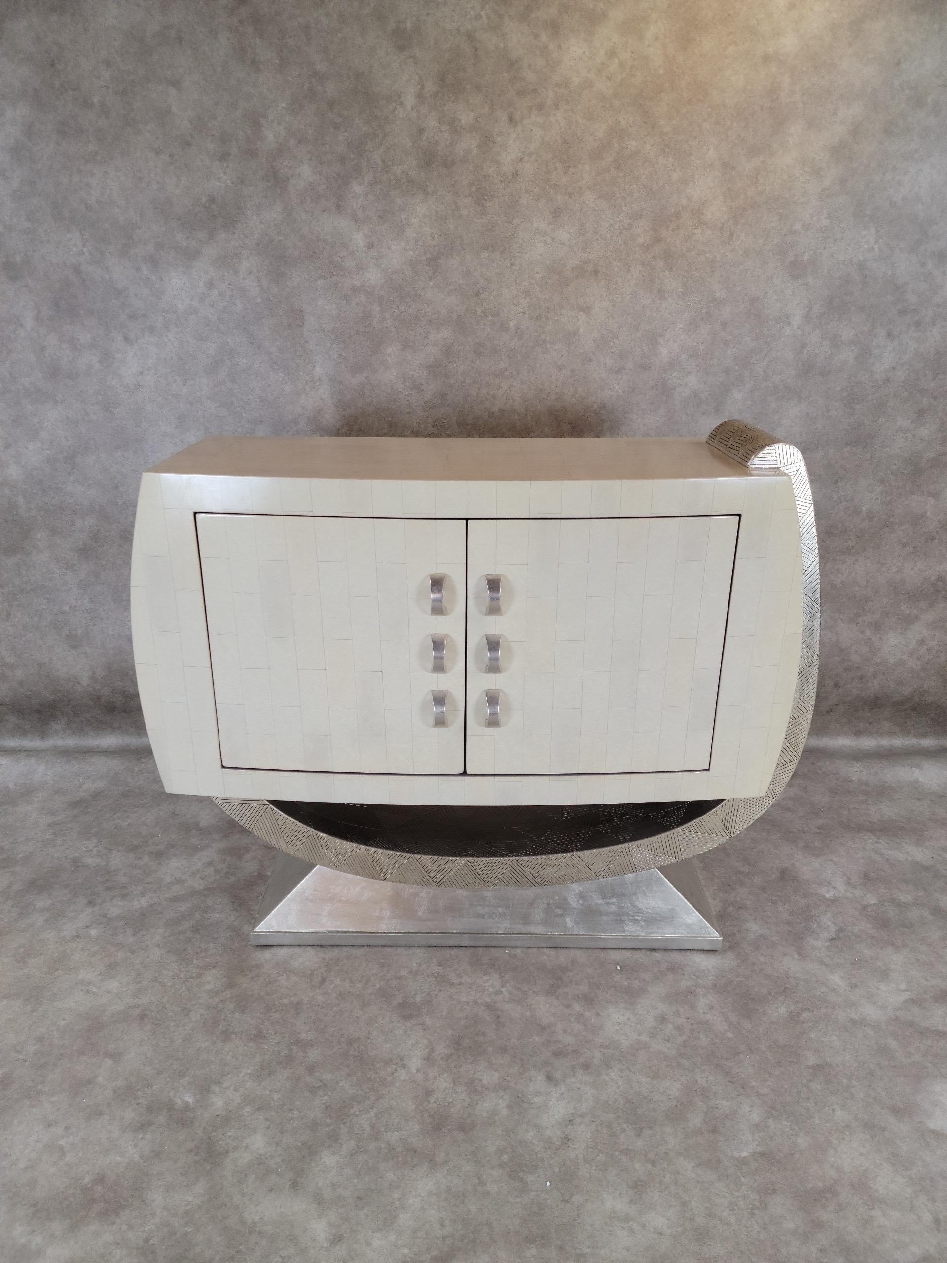 Credenza Artmax postmoderna scultorea a 2 ante in osso e argento tessellato in vendita 2