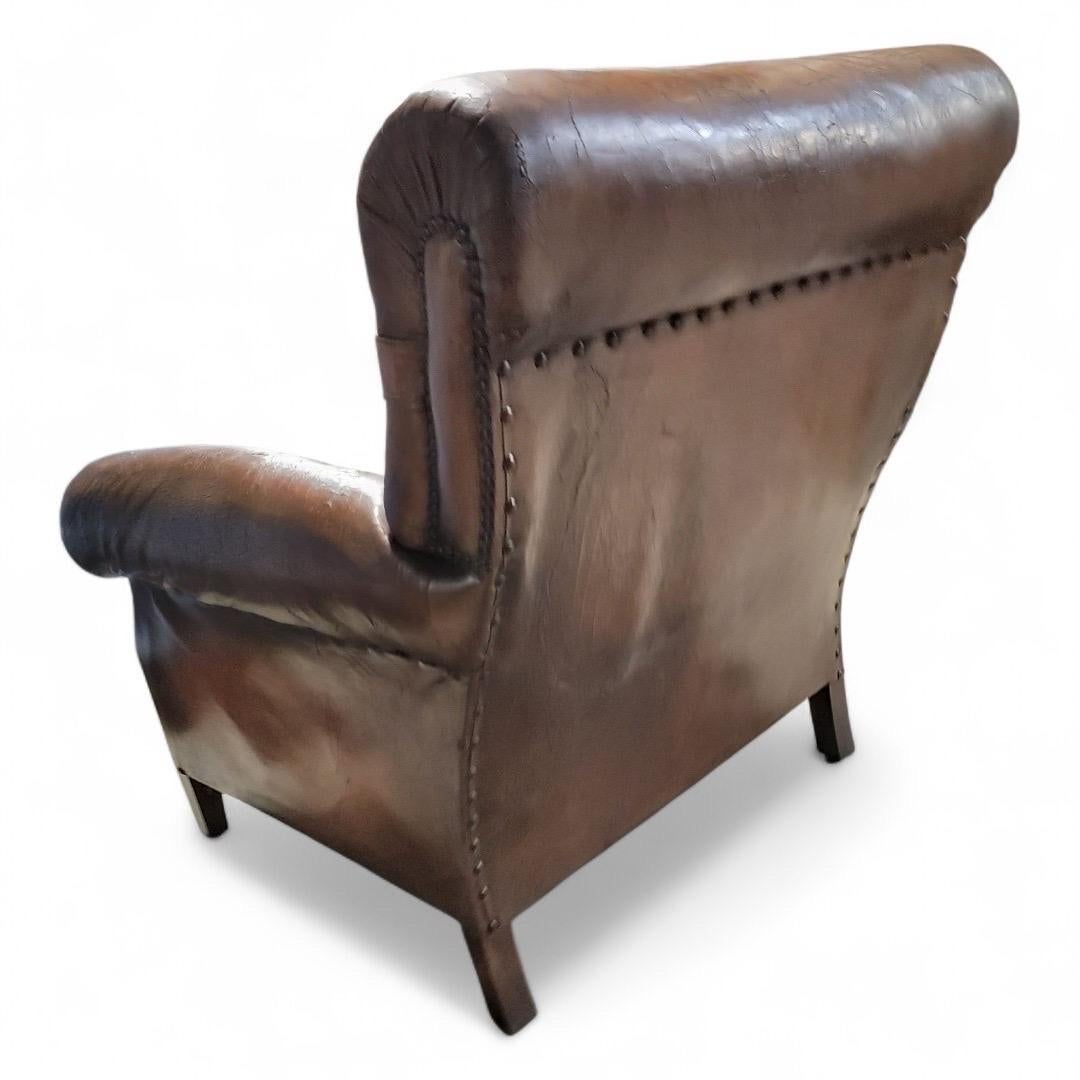 Silla Club francesa Art Decó de cuero marrón envejecido Cuero en venta