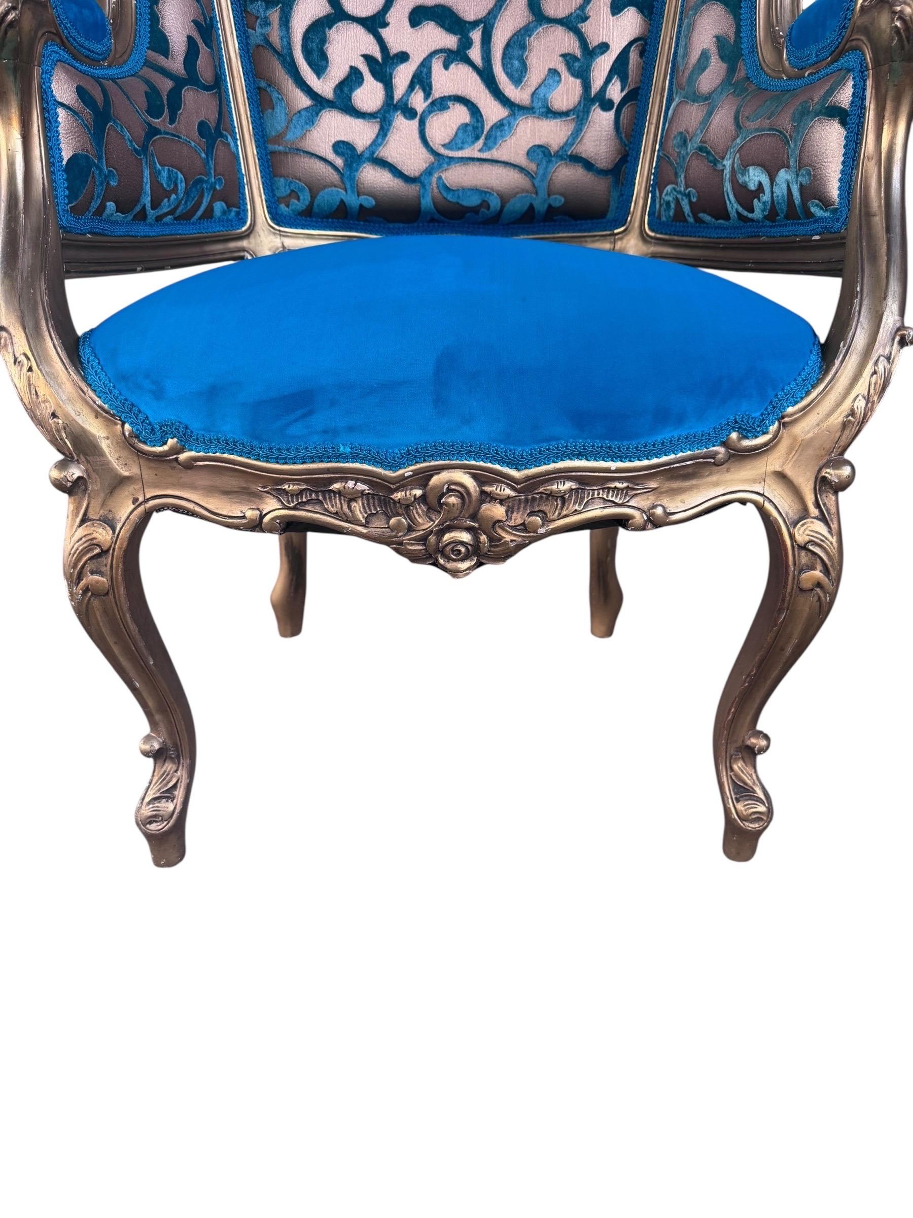 Antique French Louis XV Style Giltwood Chairs Newly Upholstering in Velvet - Coppia in vendita 4