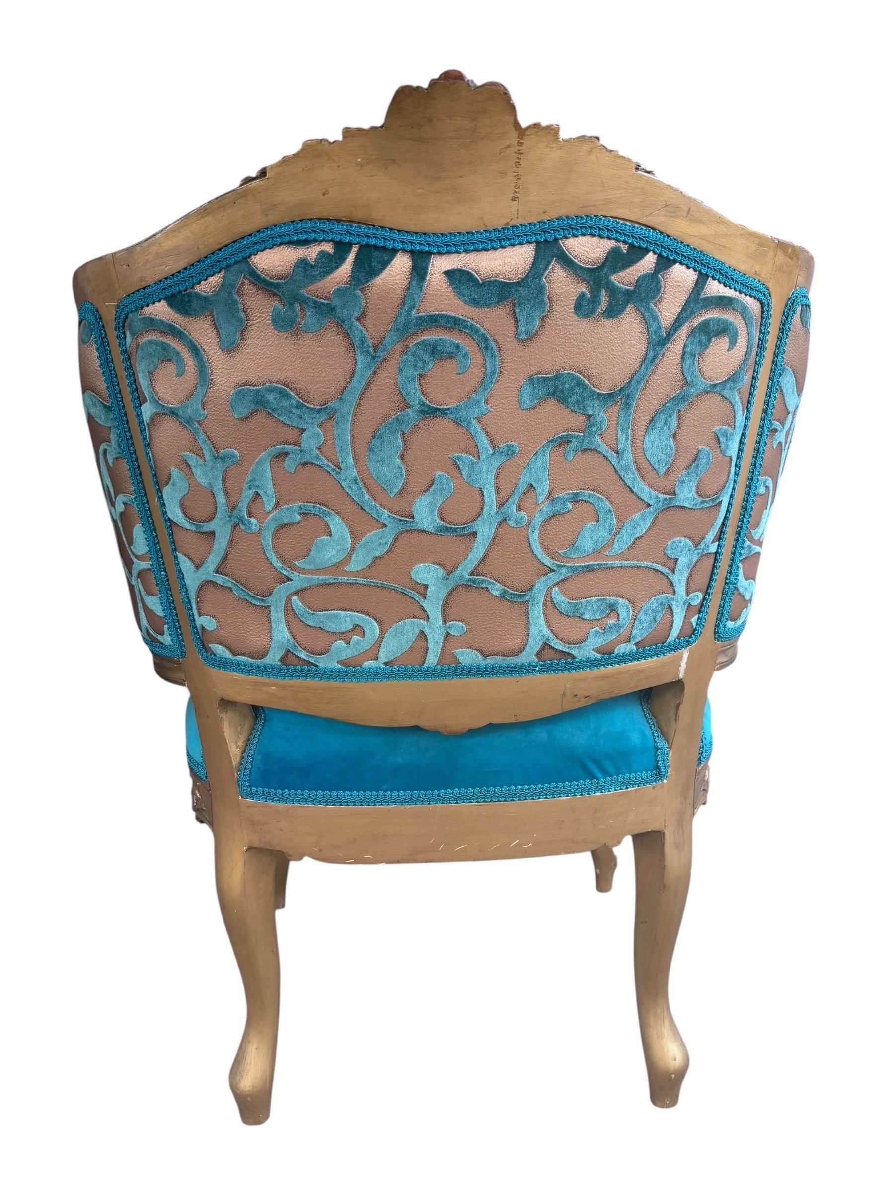 Antique French Louis XV Style Giltwood Chairs Newly Upholstering in Velvet - Coppia in vendita 6