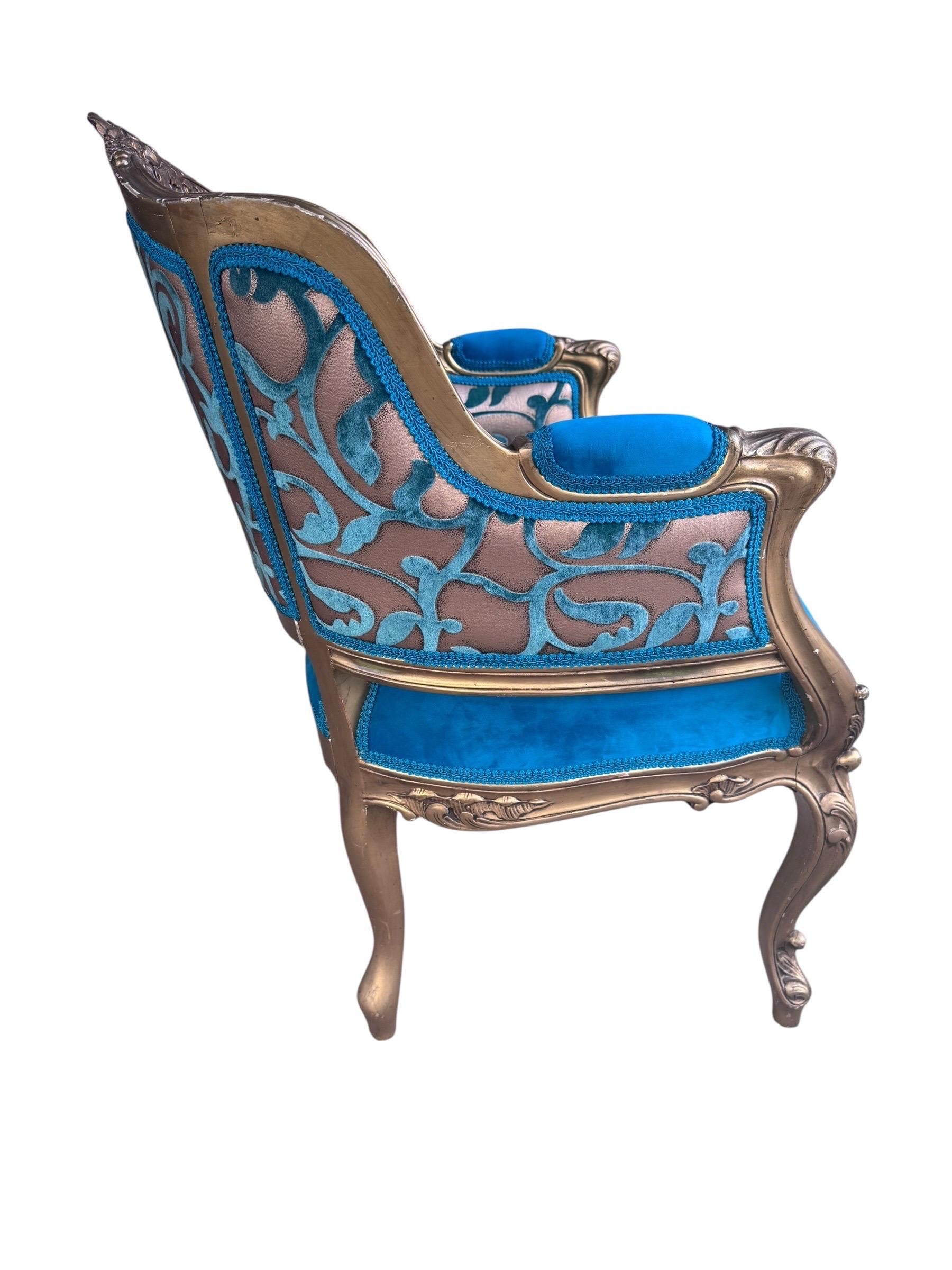 Antique French Louis XV Style Giltwood Chairs Newly Upholstering in Velvet - Coppia in vendita 8