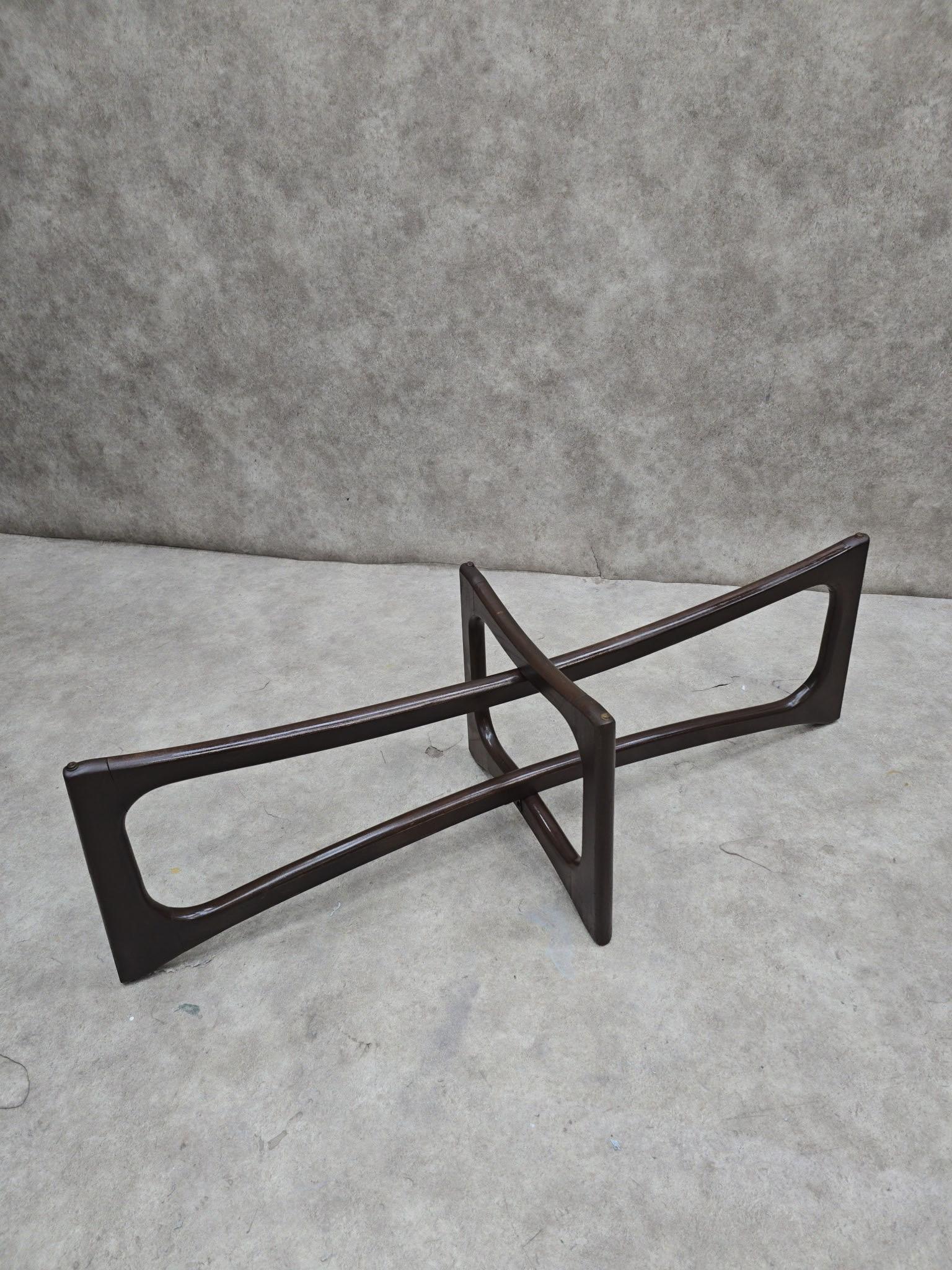 Mid Century Modern Adrian Pearsall Stil Bowtie Walnuss und Glasplatte Couchtisch 

Dies ist ein sehr auffälliger moderner Couchtisch aus der Mitte des Jahrhunderts. Mit seinem einzigartigen 