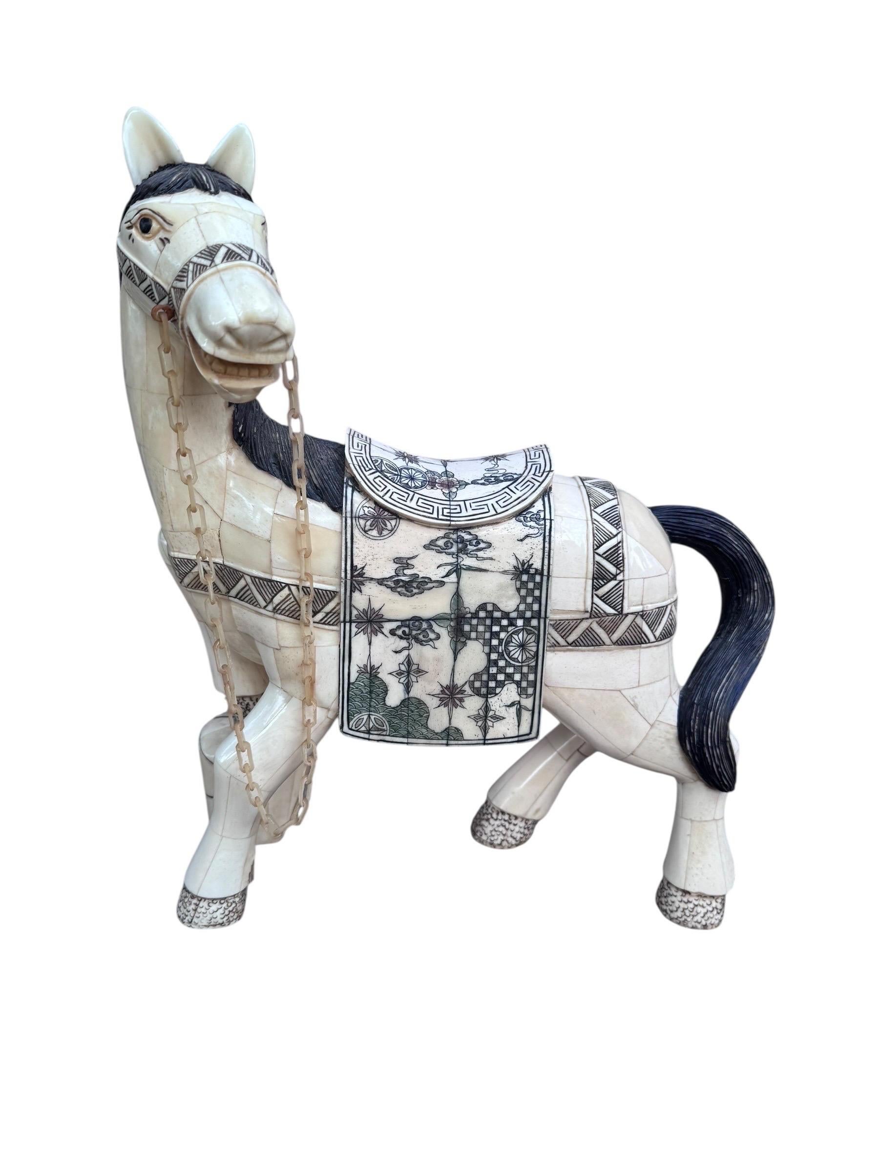 Osso Statua di cavallo in piastrelle d'osso tessellate vintage in vendita