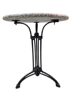Ancienne table de bistrot parisienne en fonte avec plateau en pierre