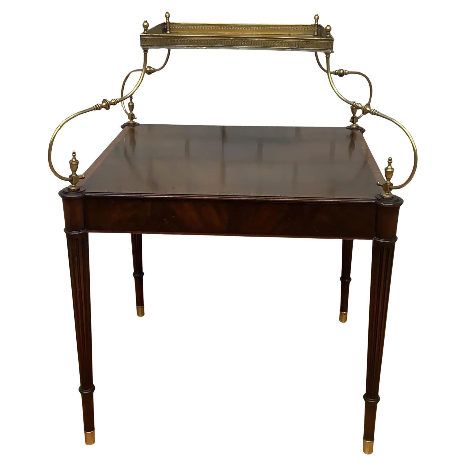 Antique French Louis Heirloom Tavolo a un cassetto con vassoio montato in ottone