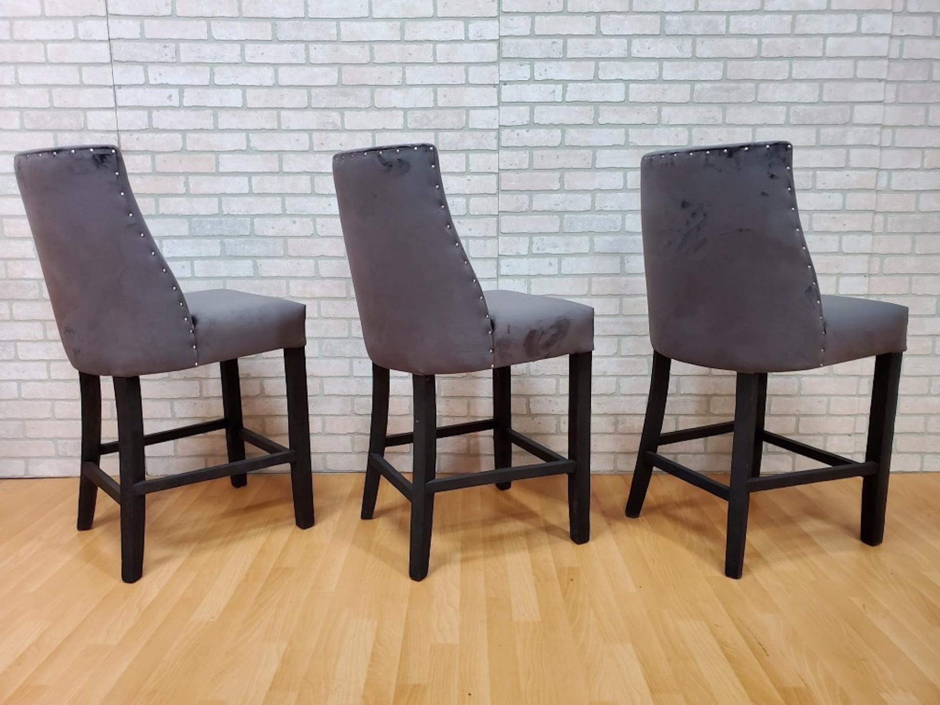 Restoration Hardware Französisch Hocker in Barrelback neu gepolstert - Satz von 3 im Angebot 2
