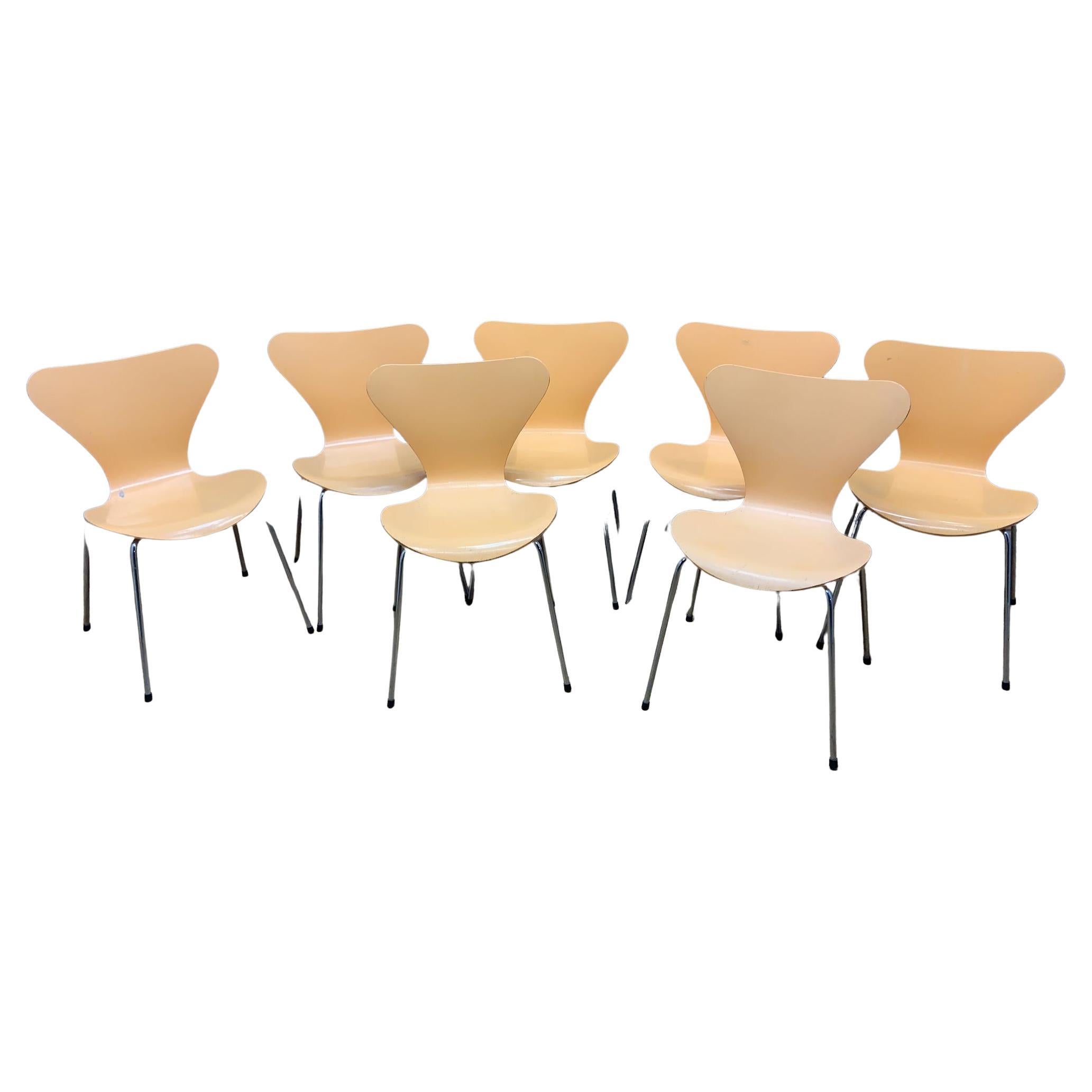 Mid Century Modern Arne Jacobsen For Fritz Hansen Series 7 Chairs - Set of 7 For Sale