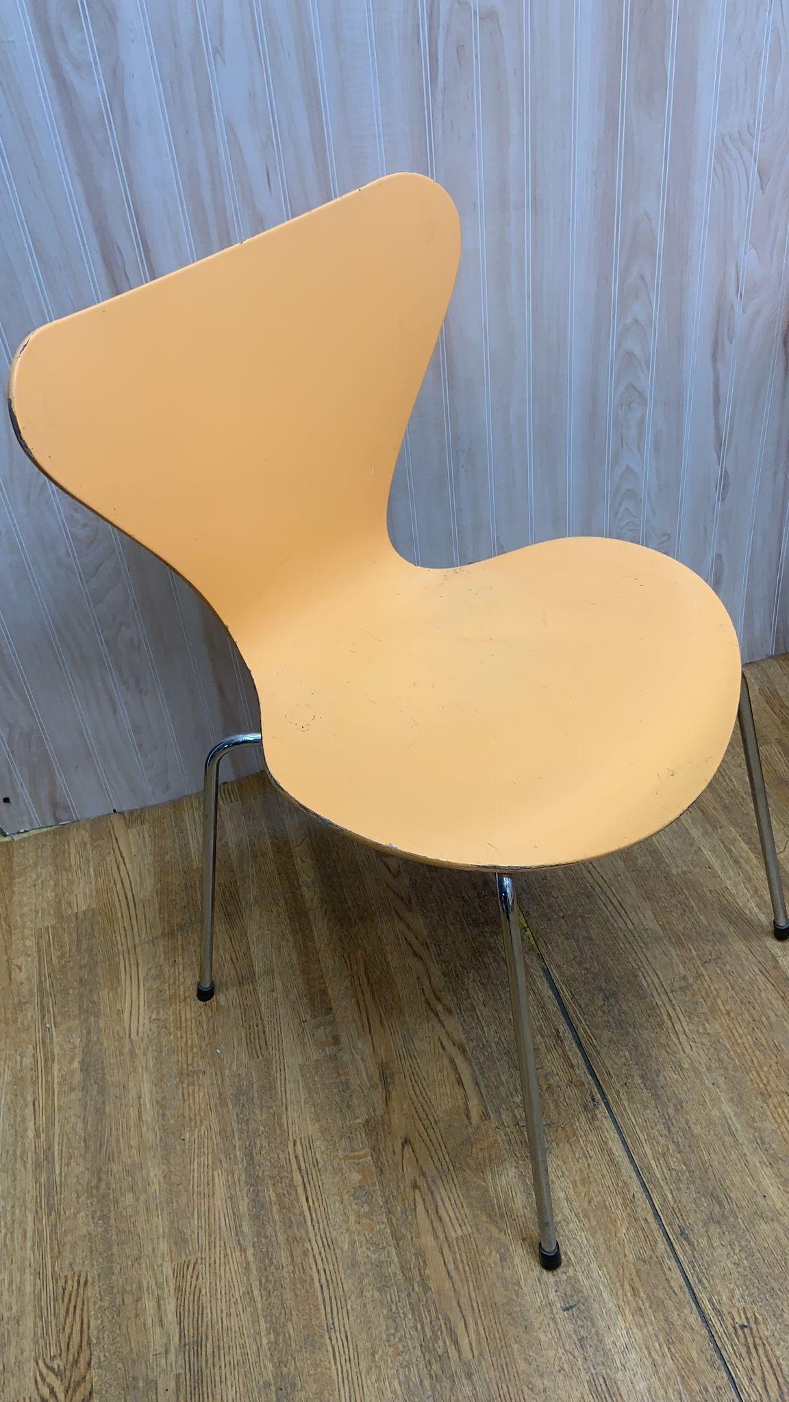Mid Century Modern Arne Jacobsen For Fritz Hansen Series 7 Chairs - Set of 7 For Sale 1