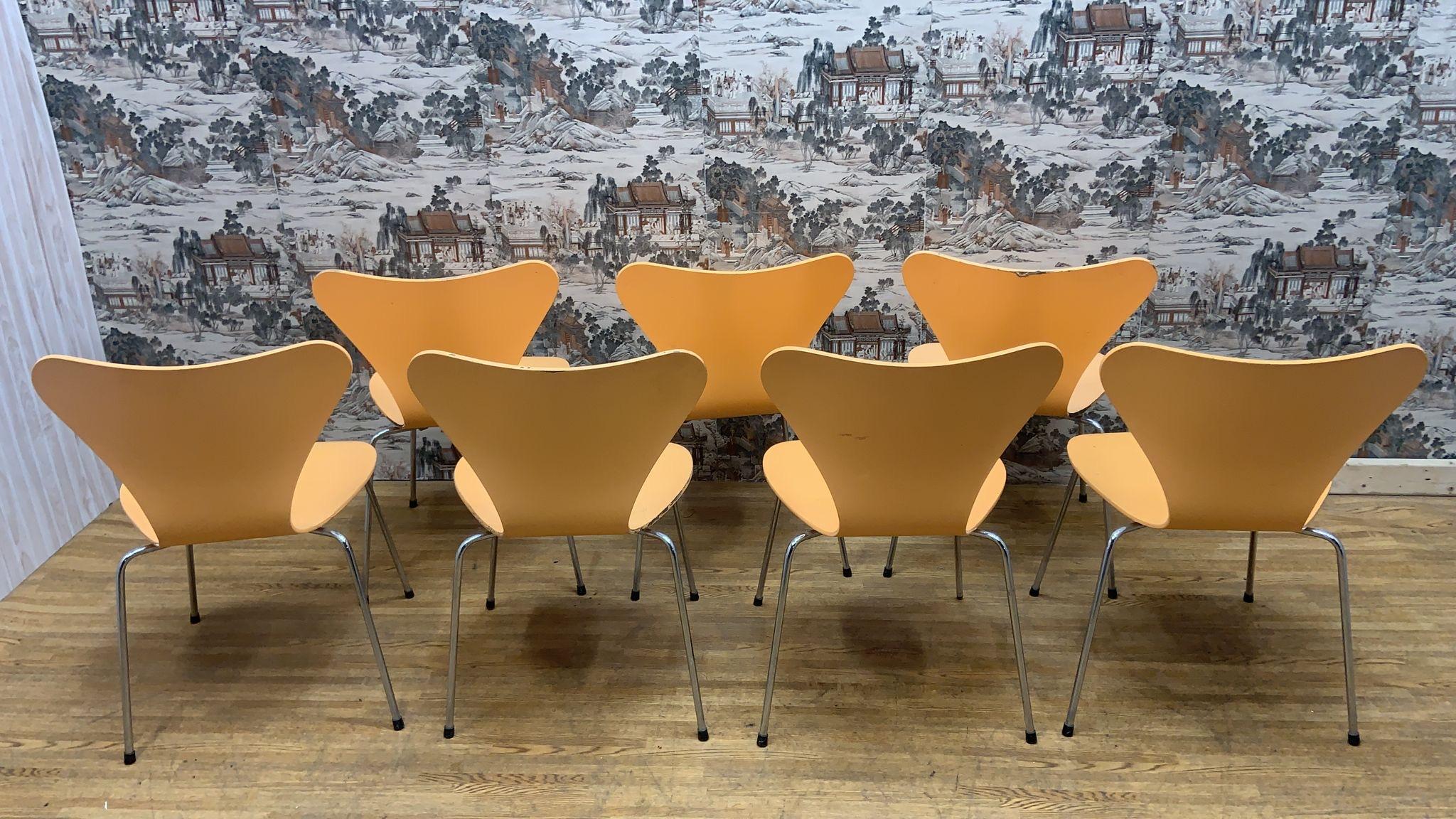 Mid Century Modern Arne Jacobsen For Fritz Hansen Series 7 Chairs - Set of 7 For Sale 2